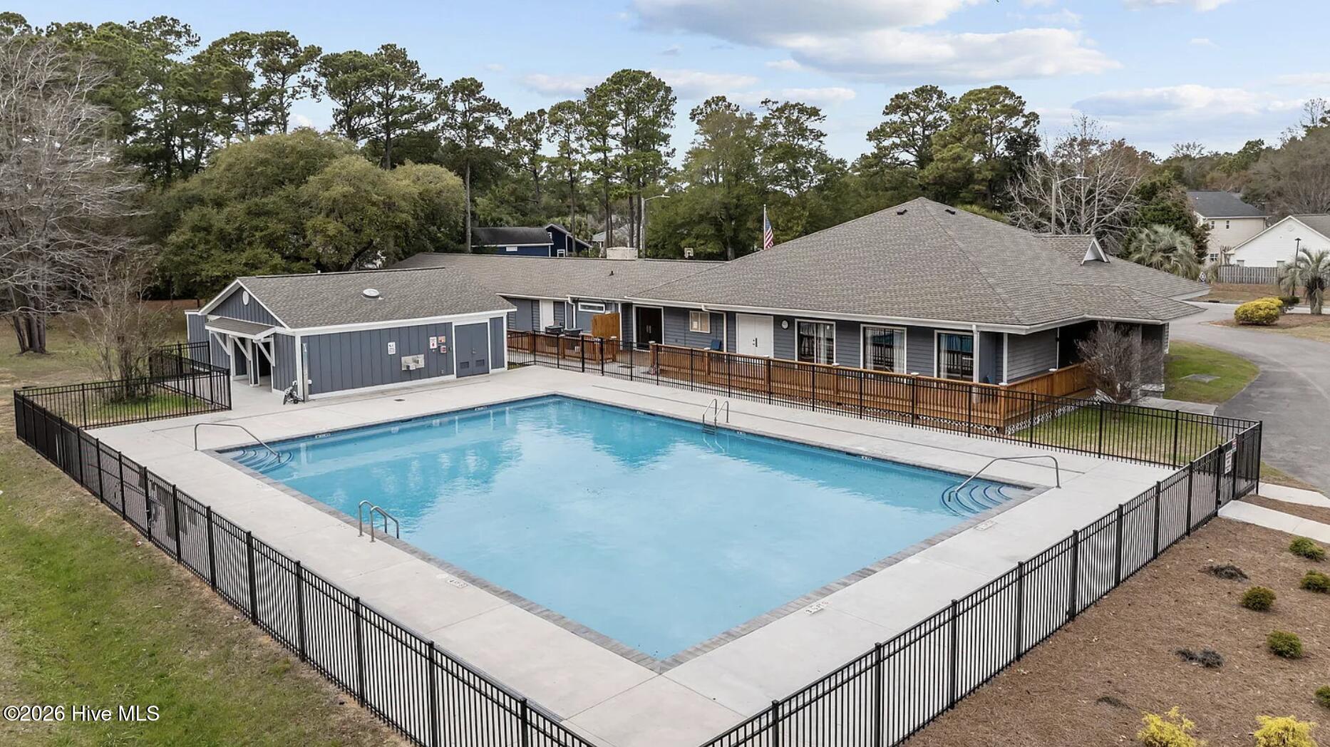 100555356 | Photo 41