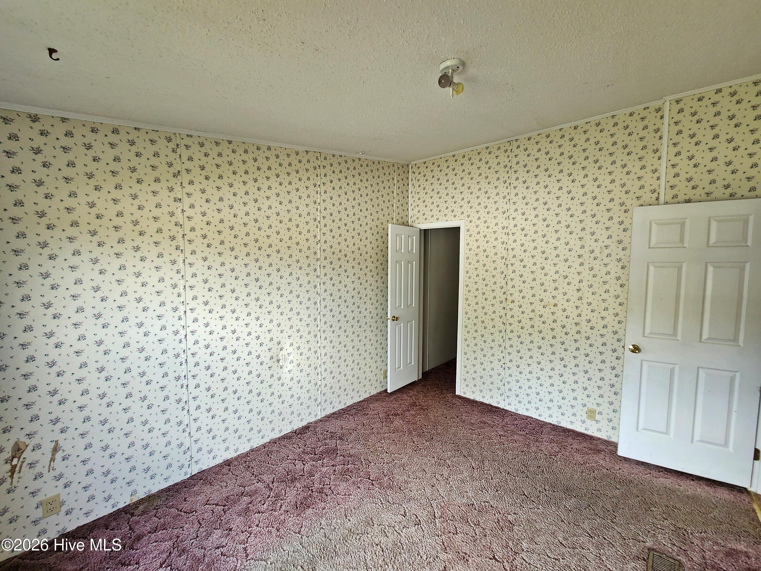 100566960 | Photo 15