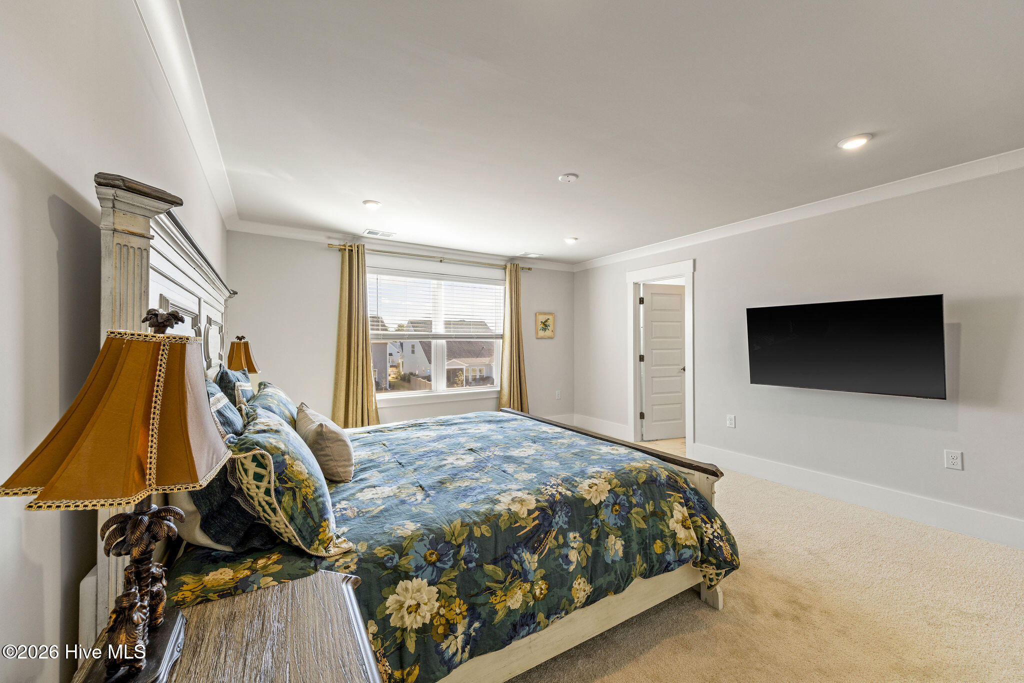 100548010 | Photo 22