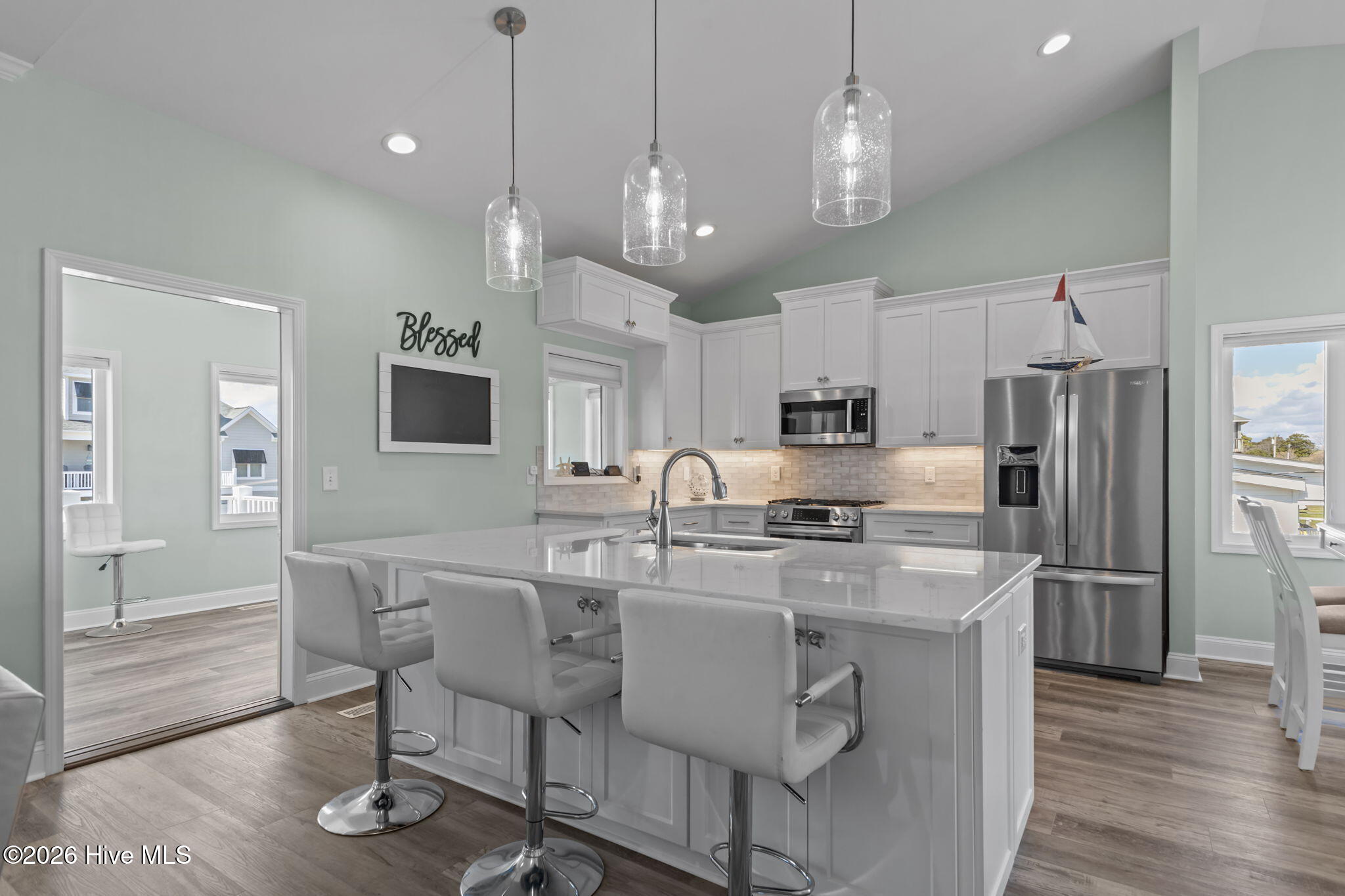 100559740 | Photo 23