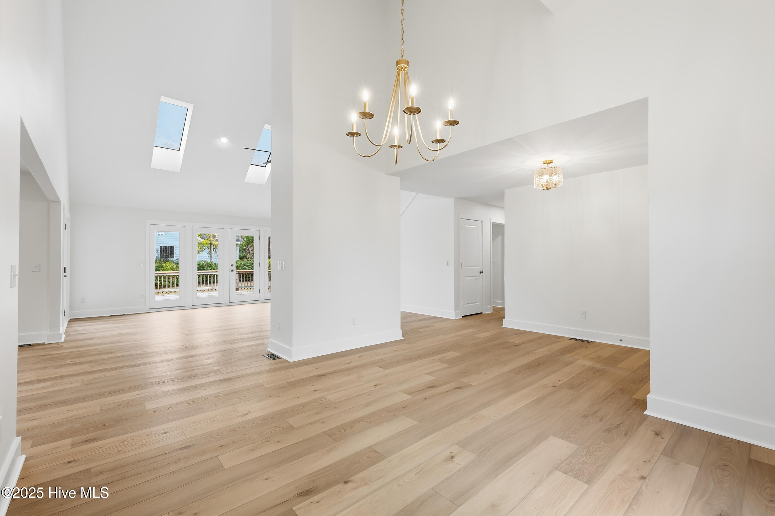 100544794 | Photo 14