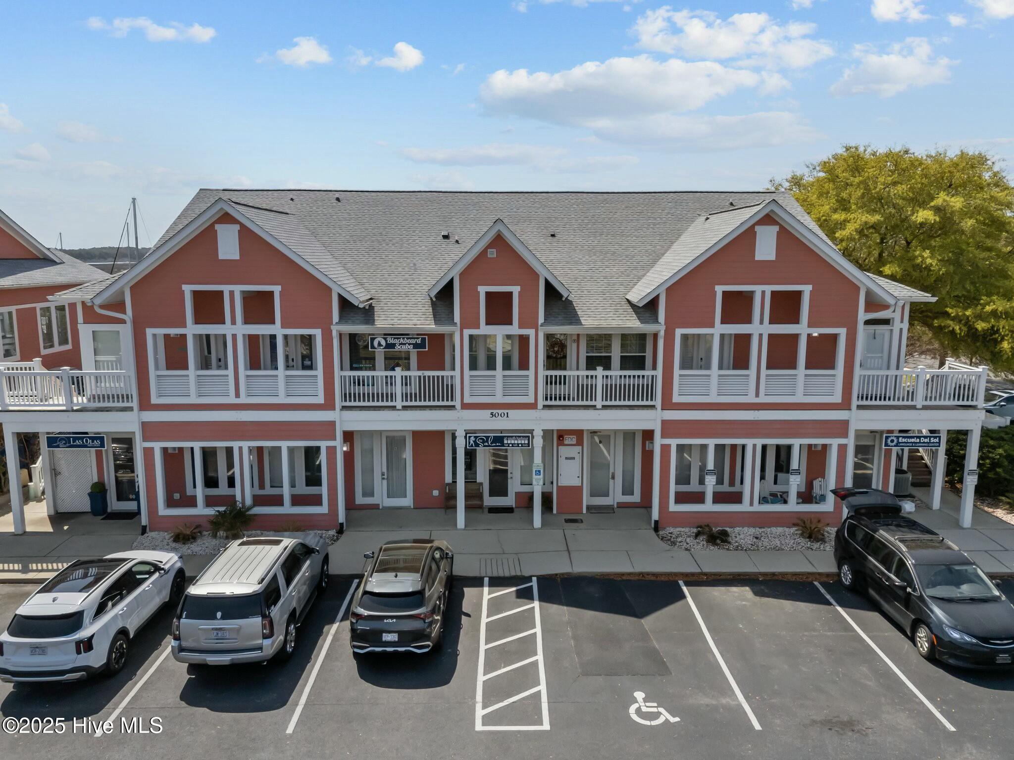 100552345 | Photo 18