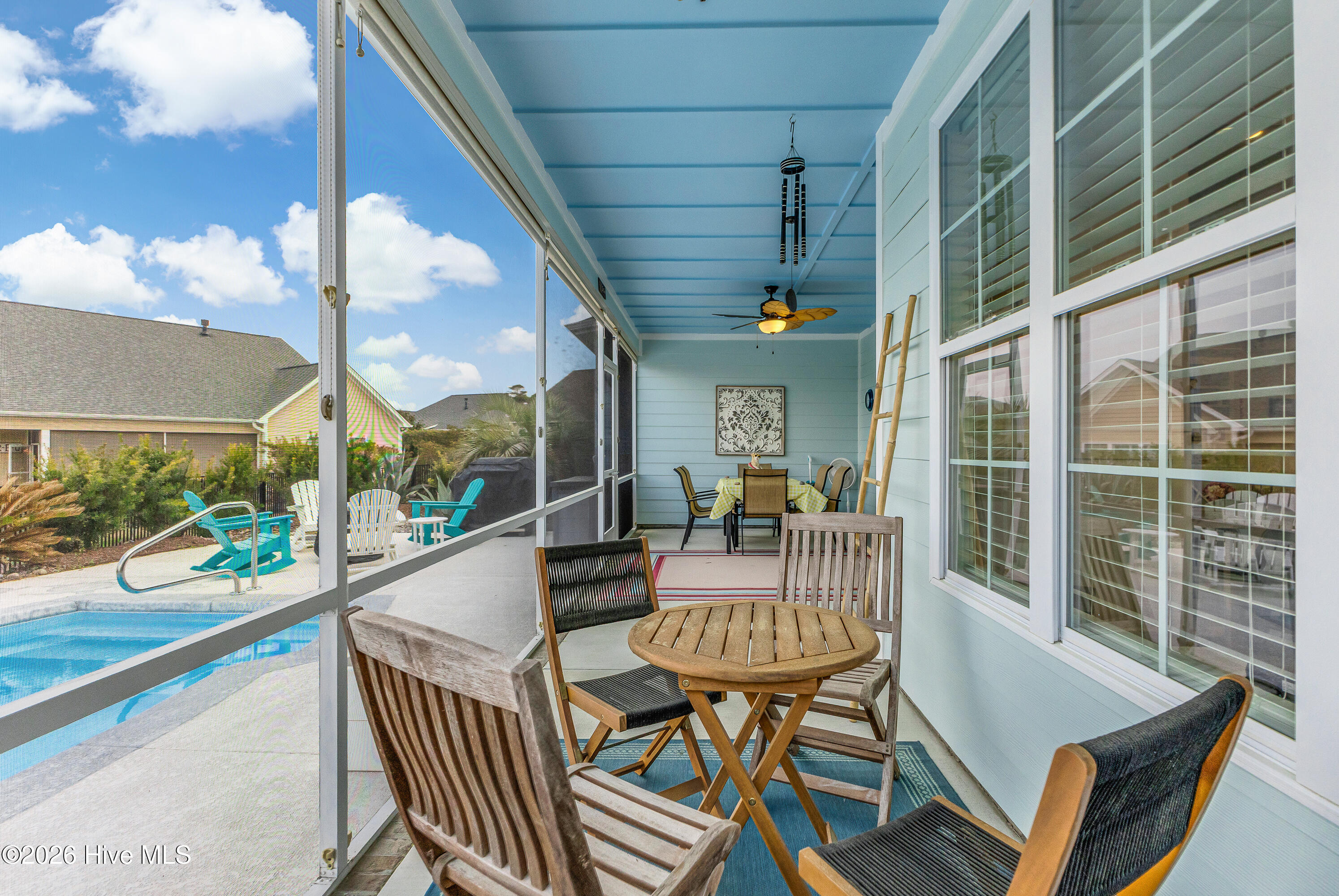 100555586 | Photo 36