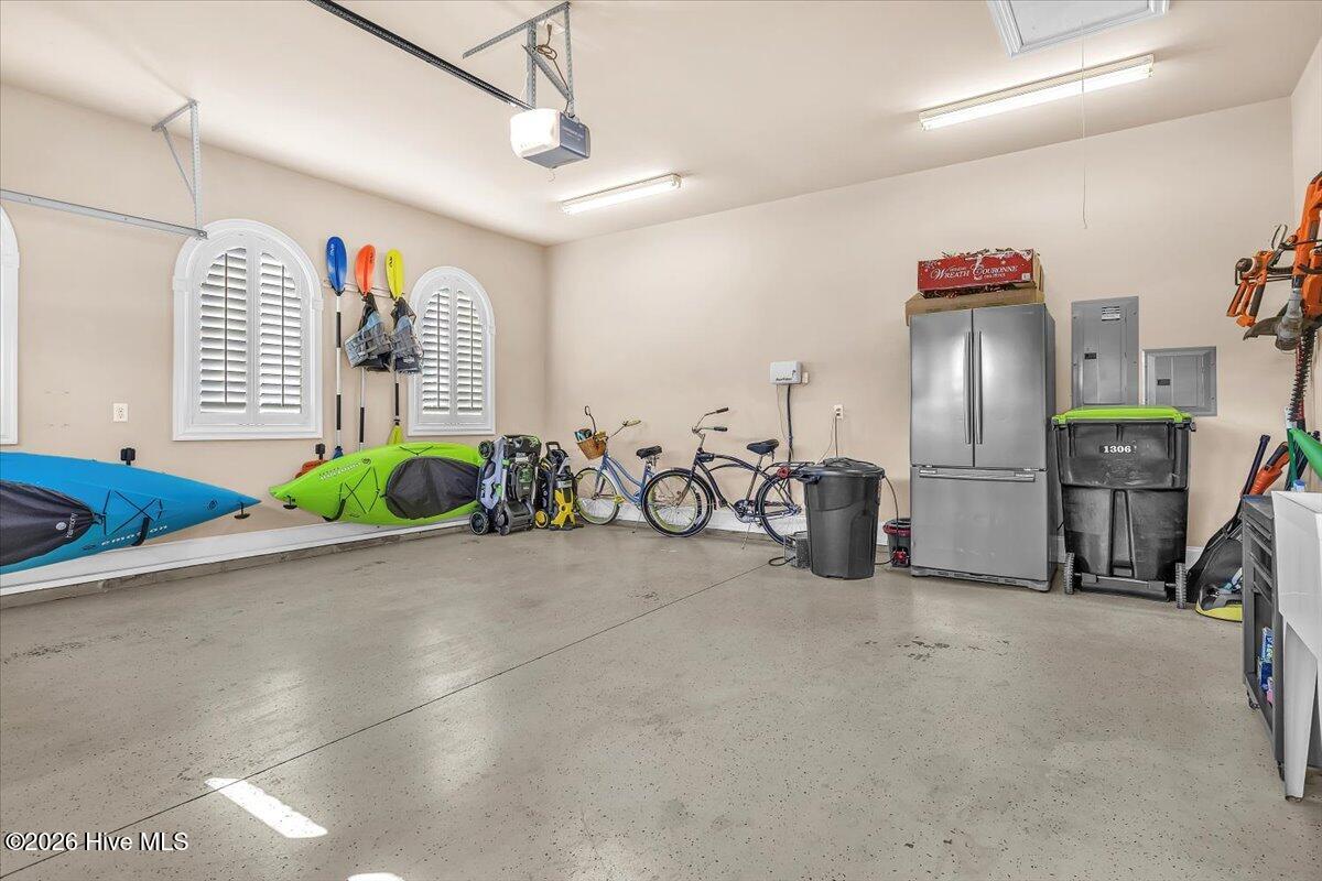 100553917 | Photo 64