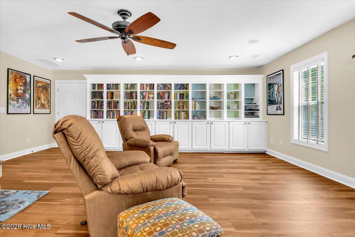 100567087 | Photo 72