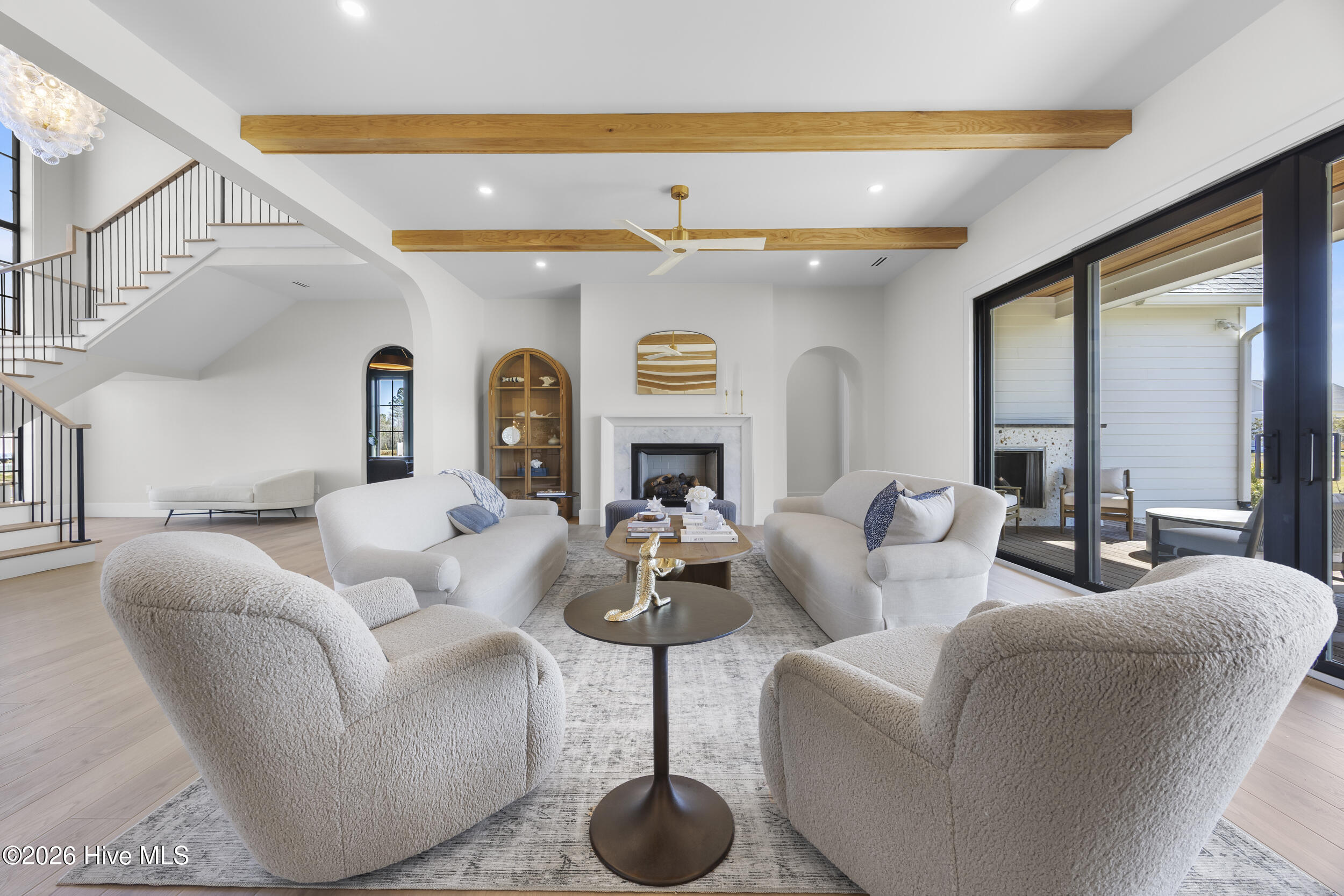 100561987 | Photo 15