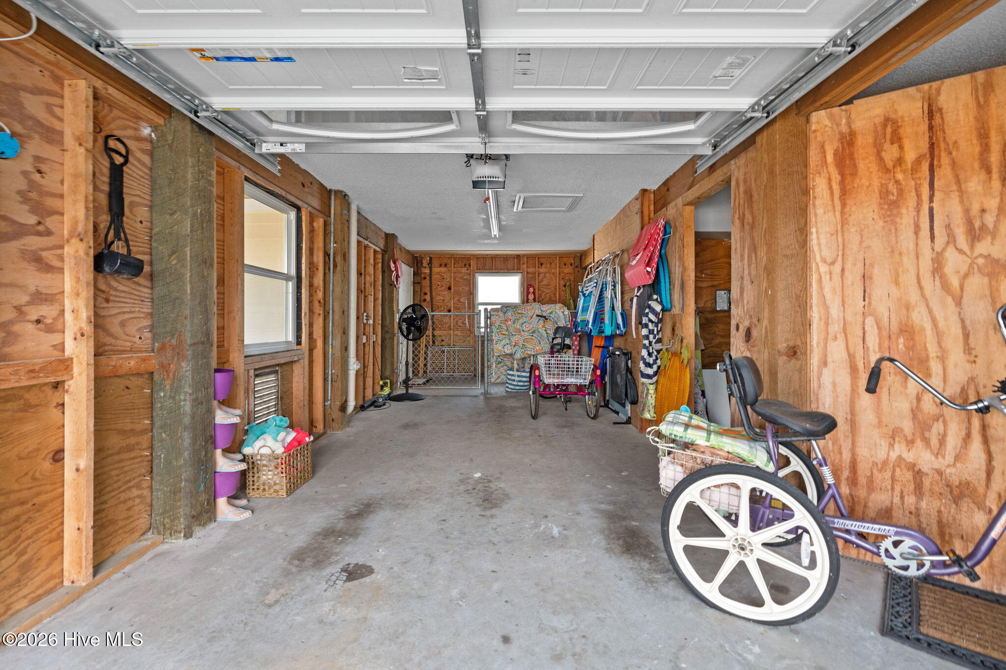 100561633 | Photo 66