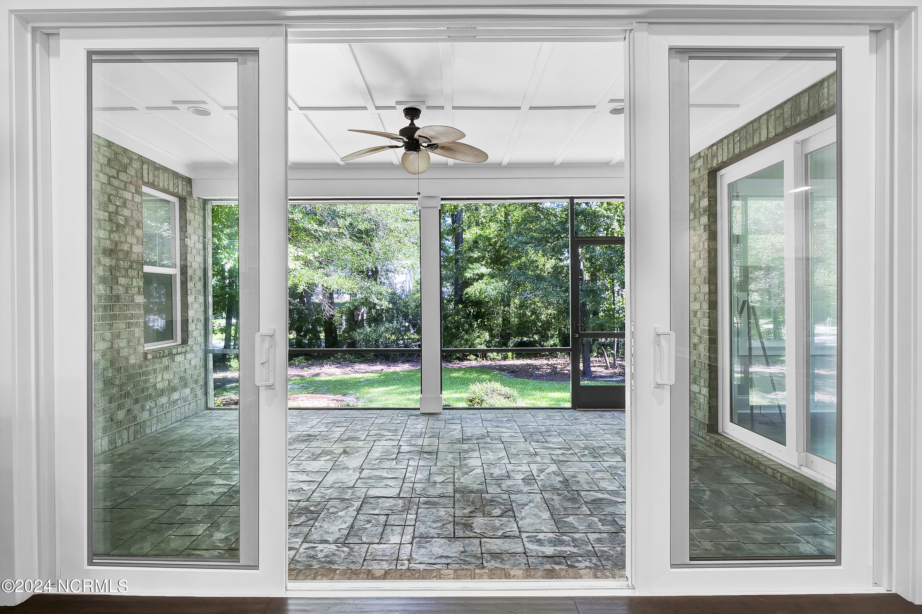 100565590 | Photo 27