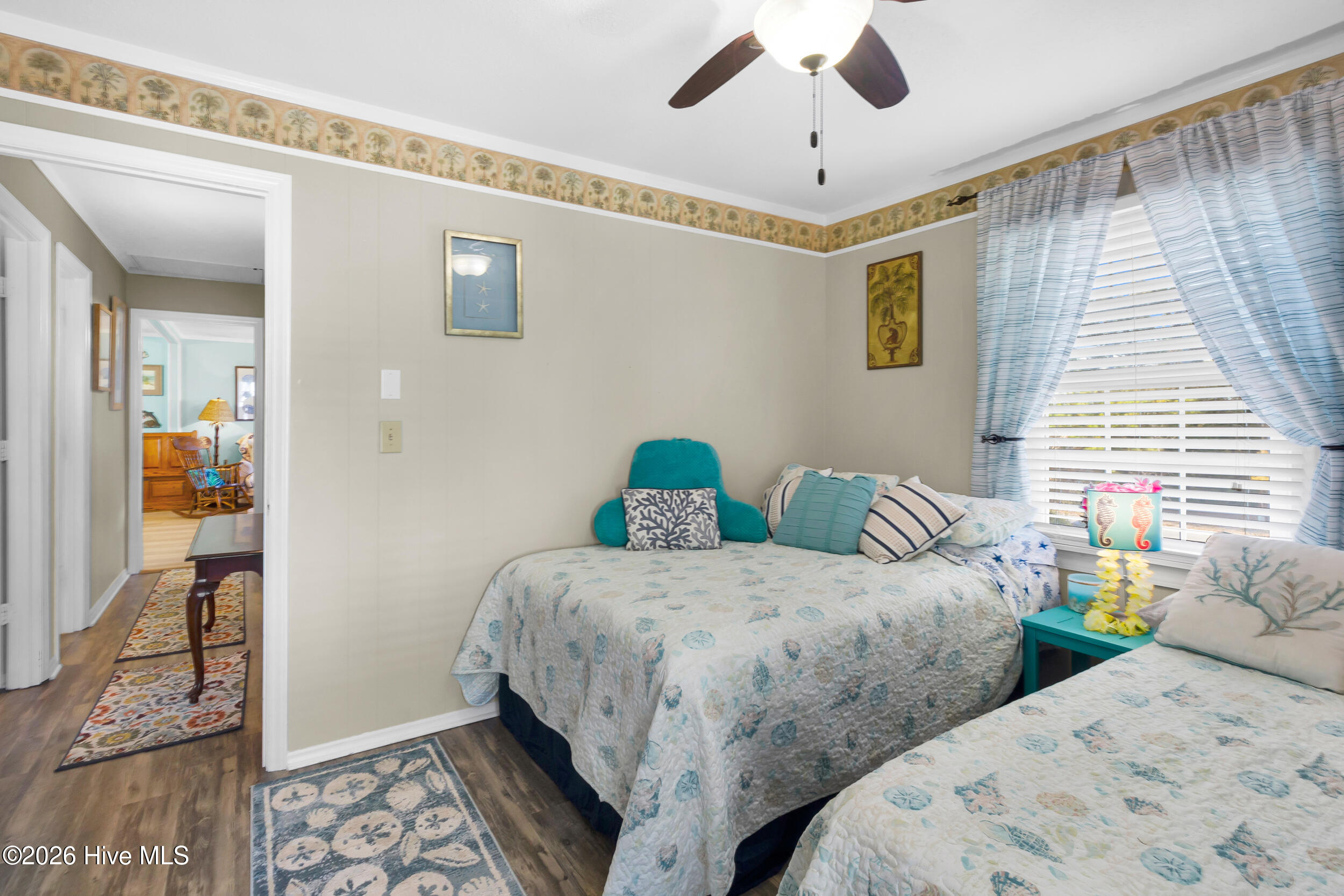 100560097 | Photo 14