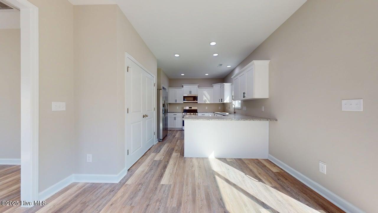 100542027 | Photo 14