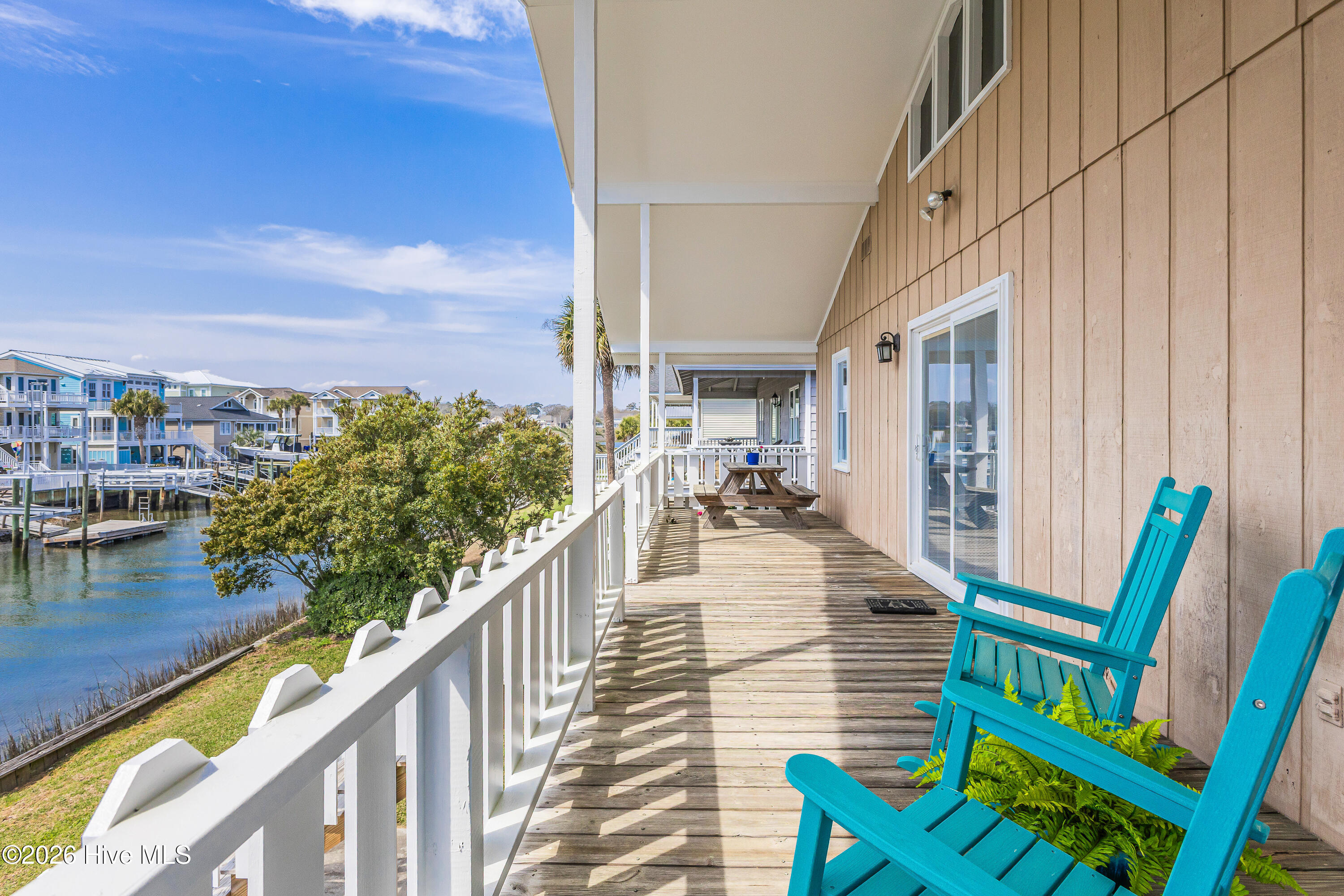 100562663 | Photo 34