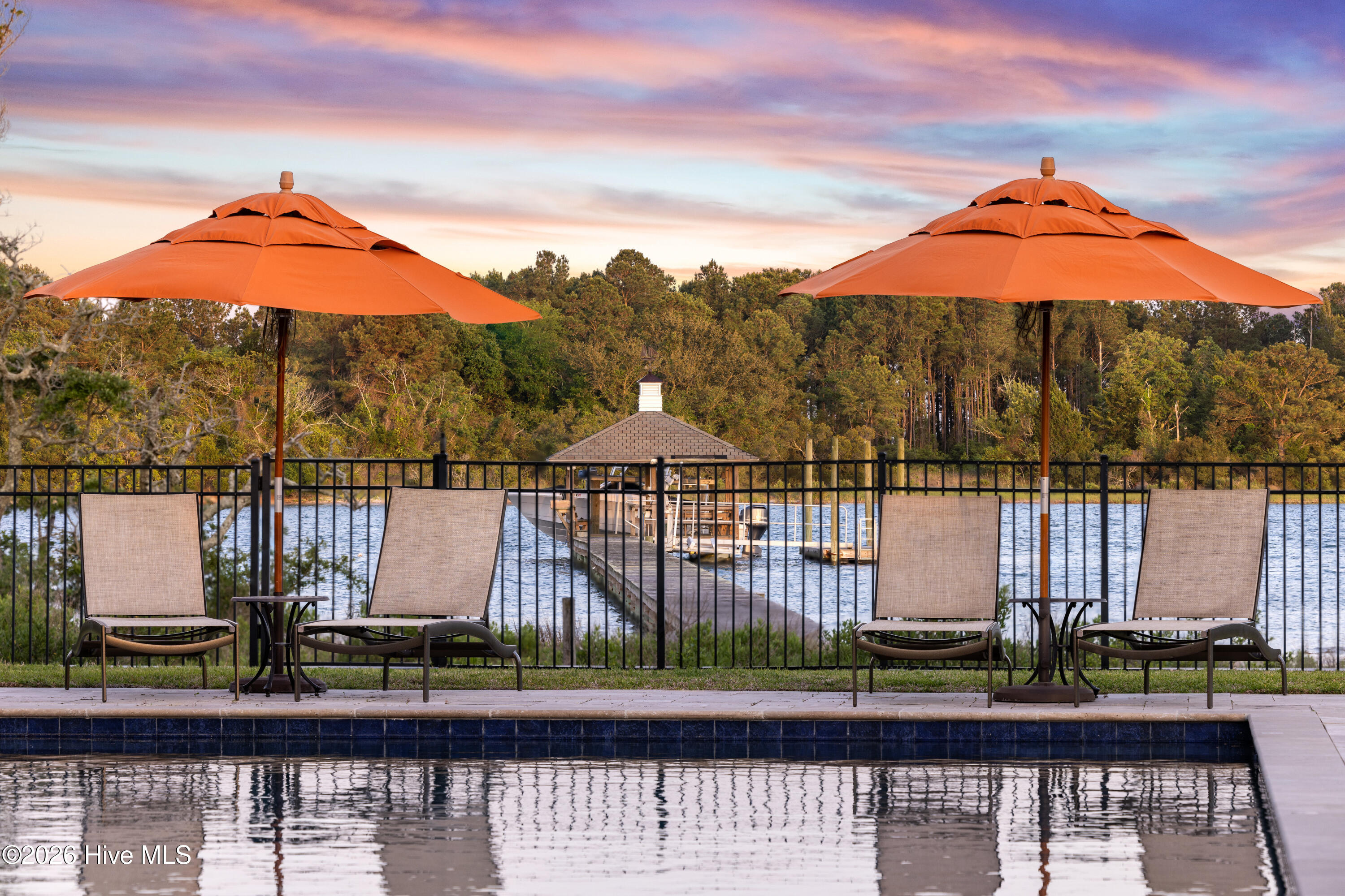 100564058 | Photo 14