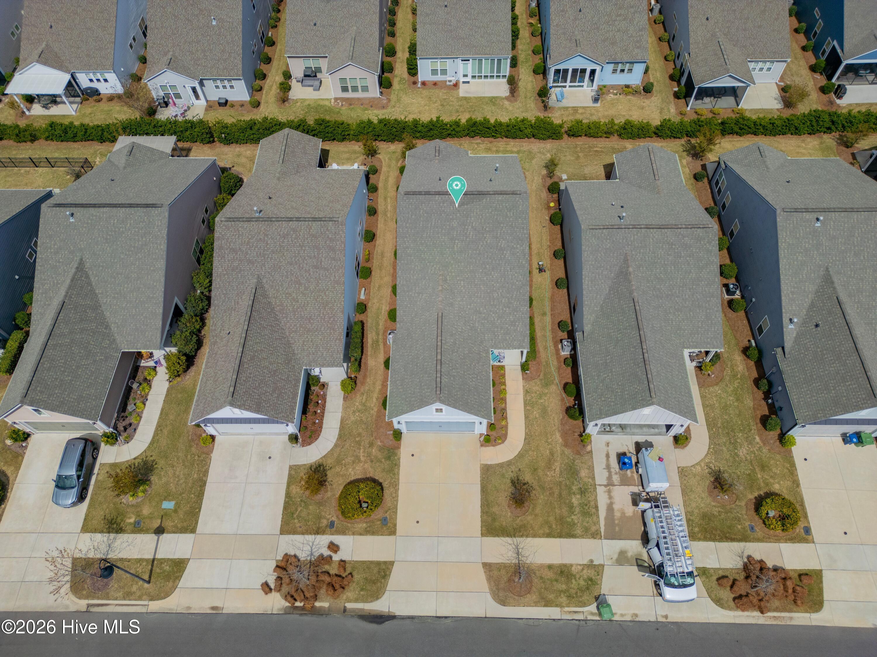 100561107 | Photo 30