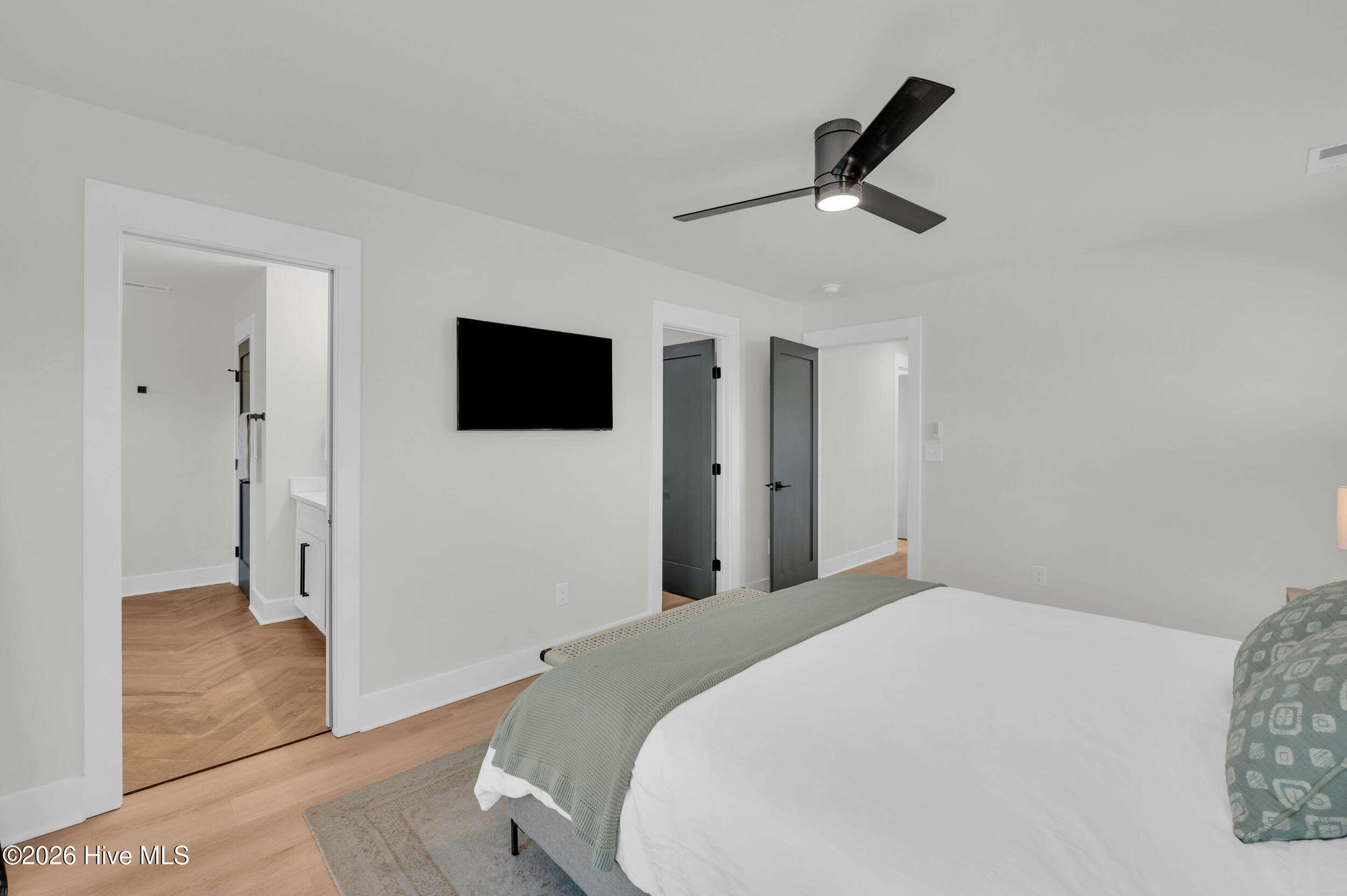 100553113 | Photo 17