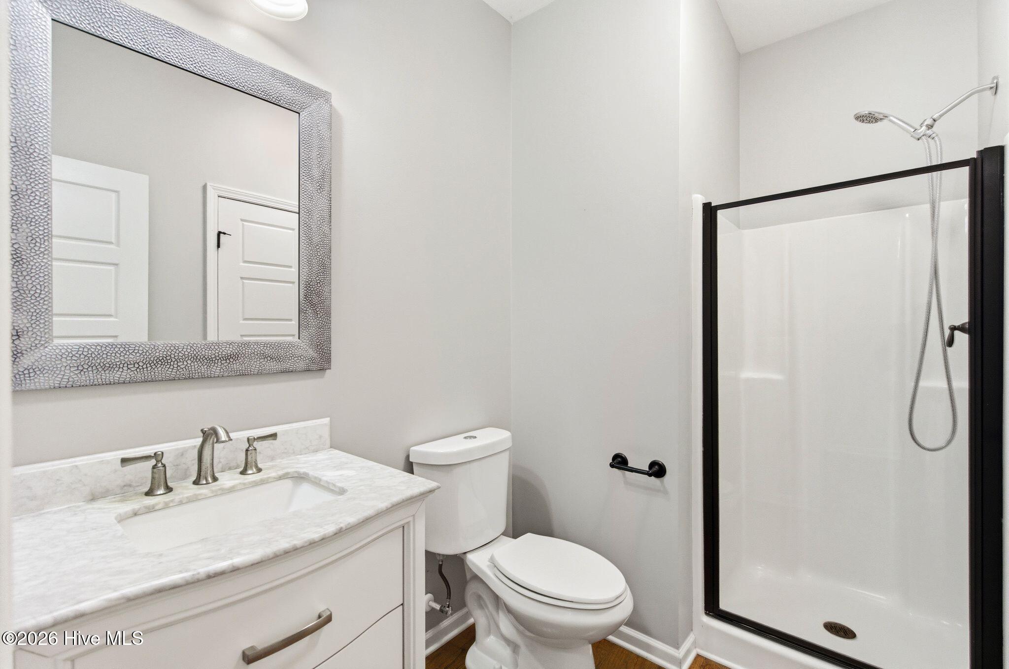 100566859 | Photo 32