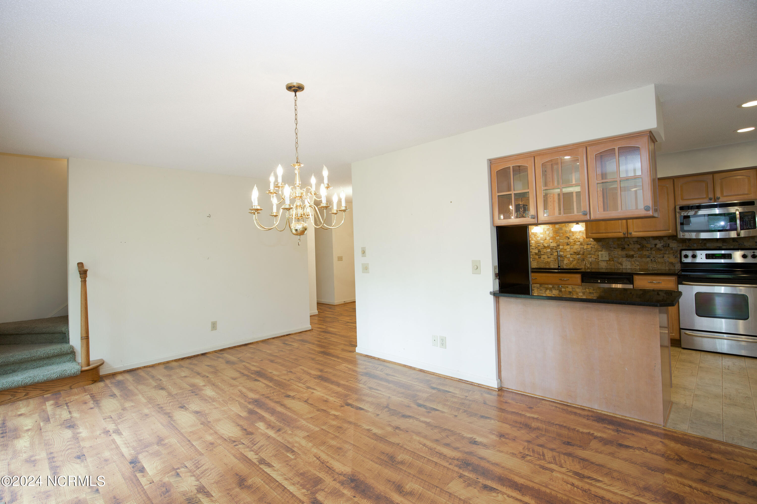 620 Diamondhead Dr S-18