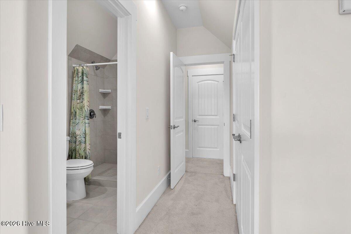 100548797 | Photo 72