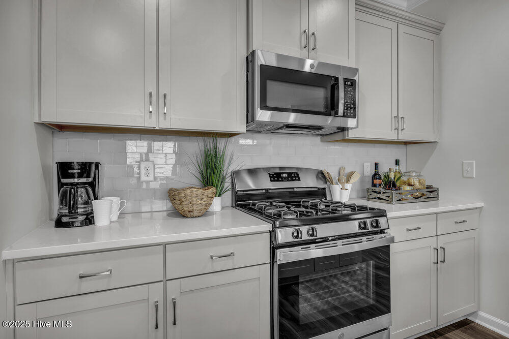 100517881 | Photo 11