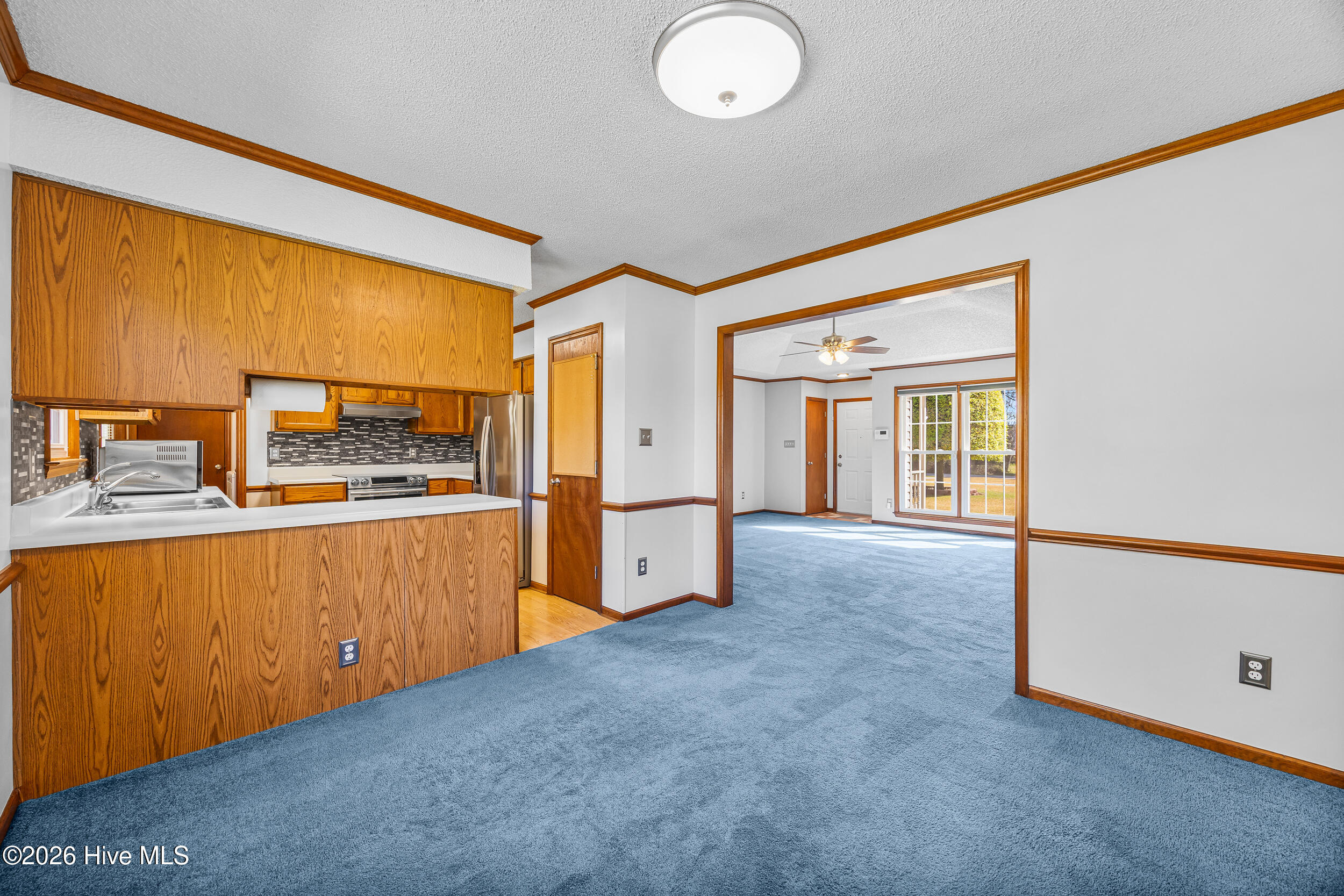 100565895 | Photo 32