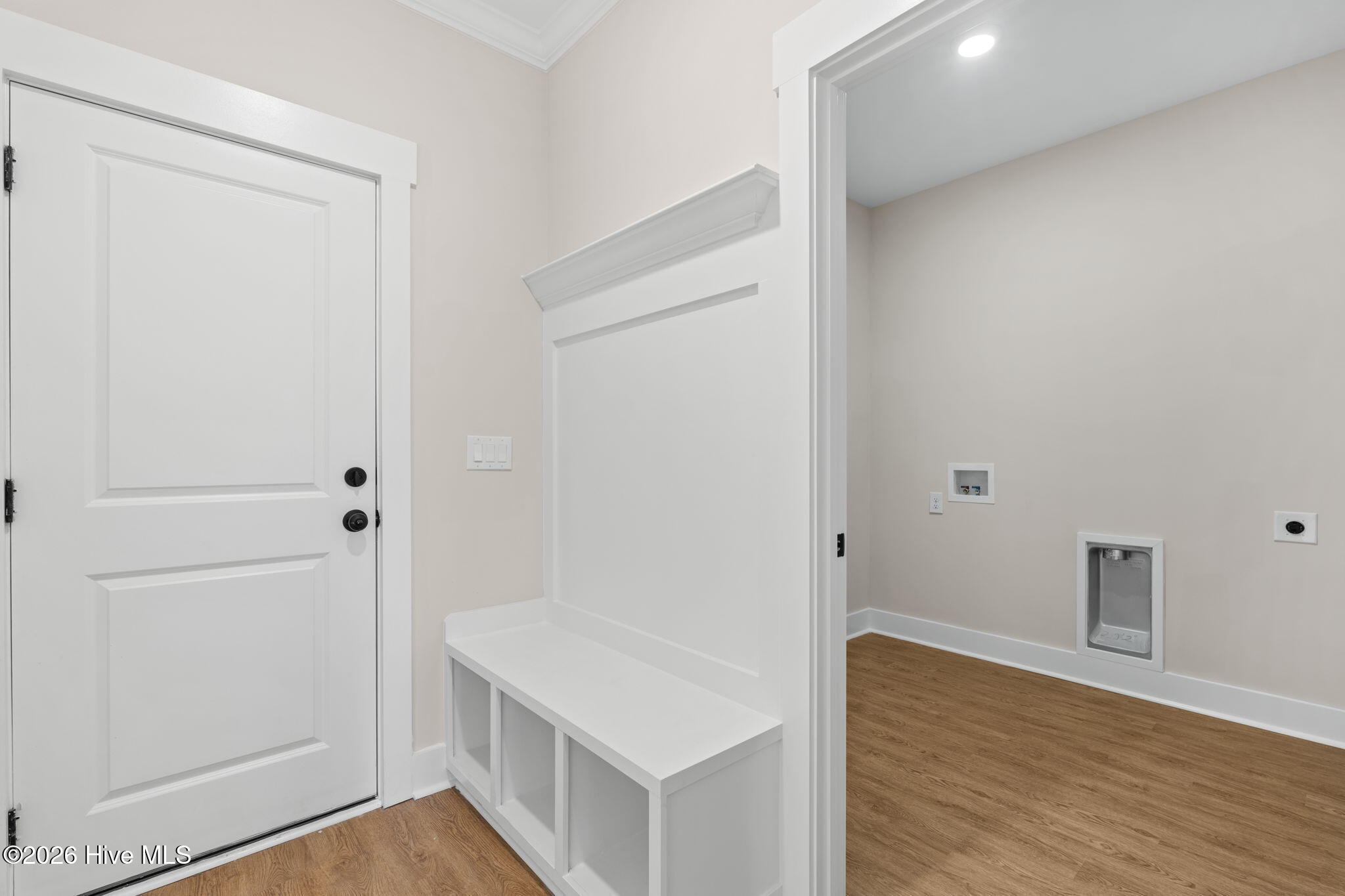100591772 | Photo 45