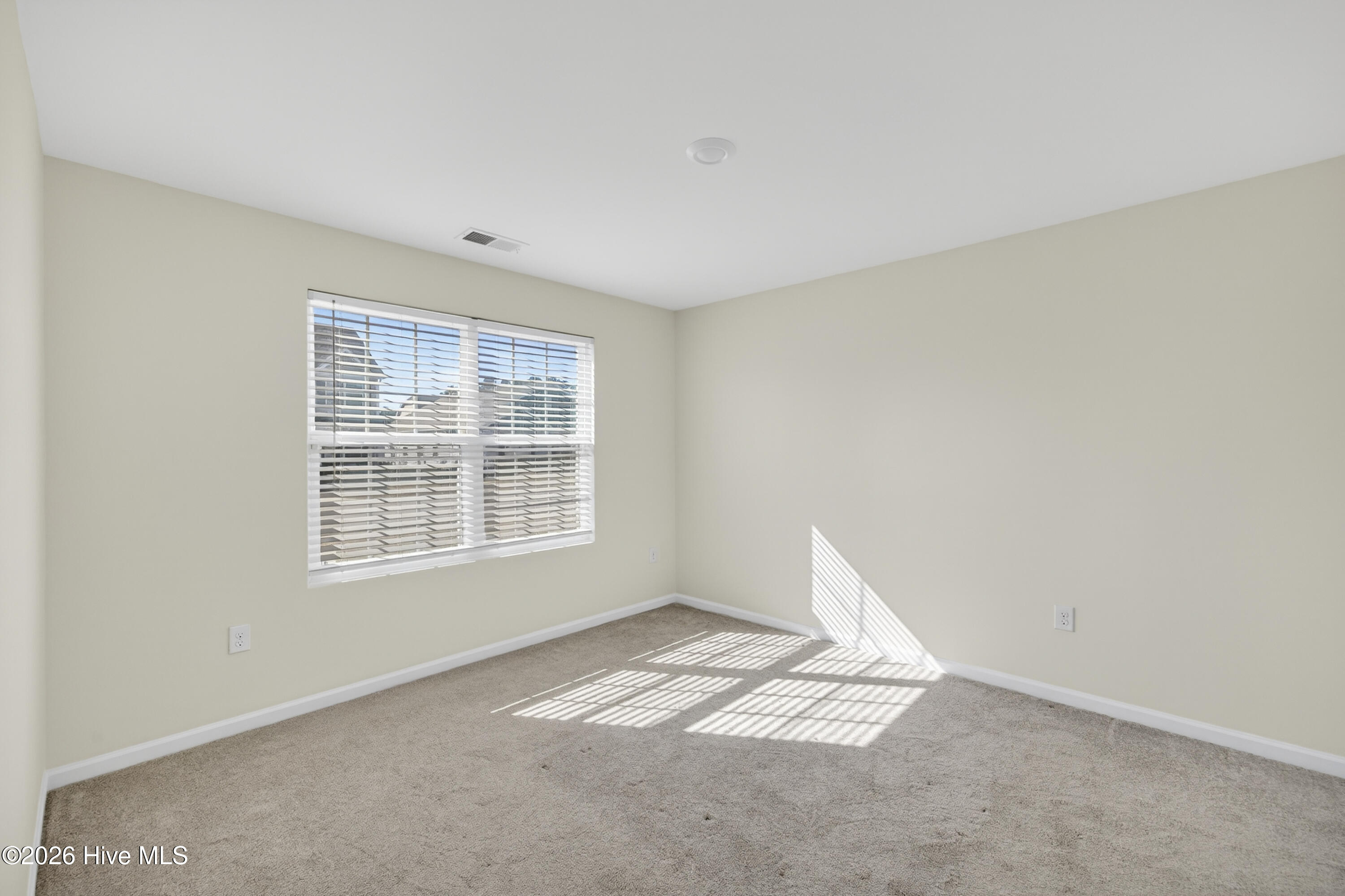 100553083 | Photo 27