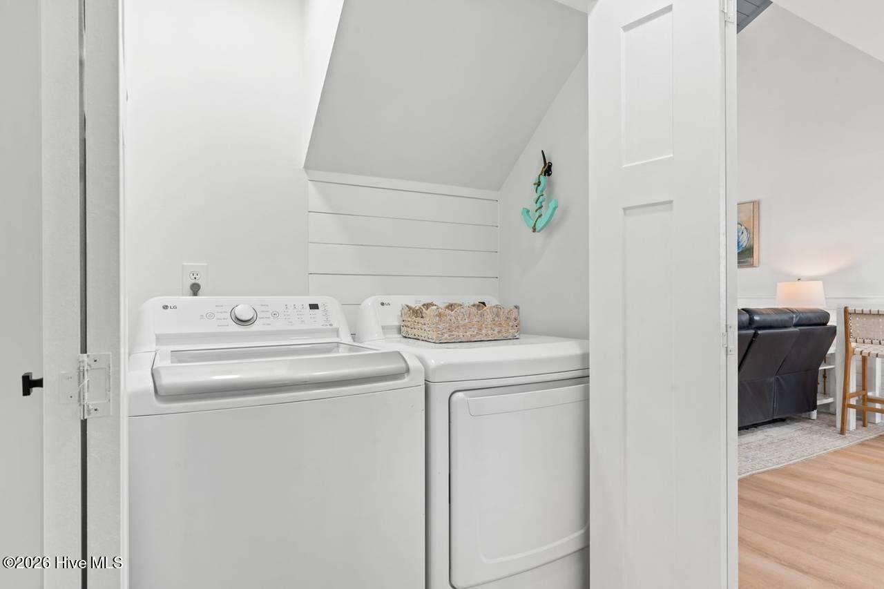 100553322 | Photo 36