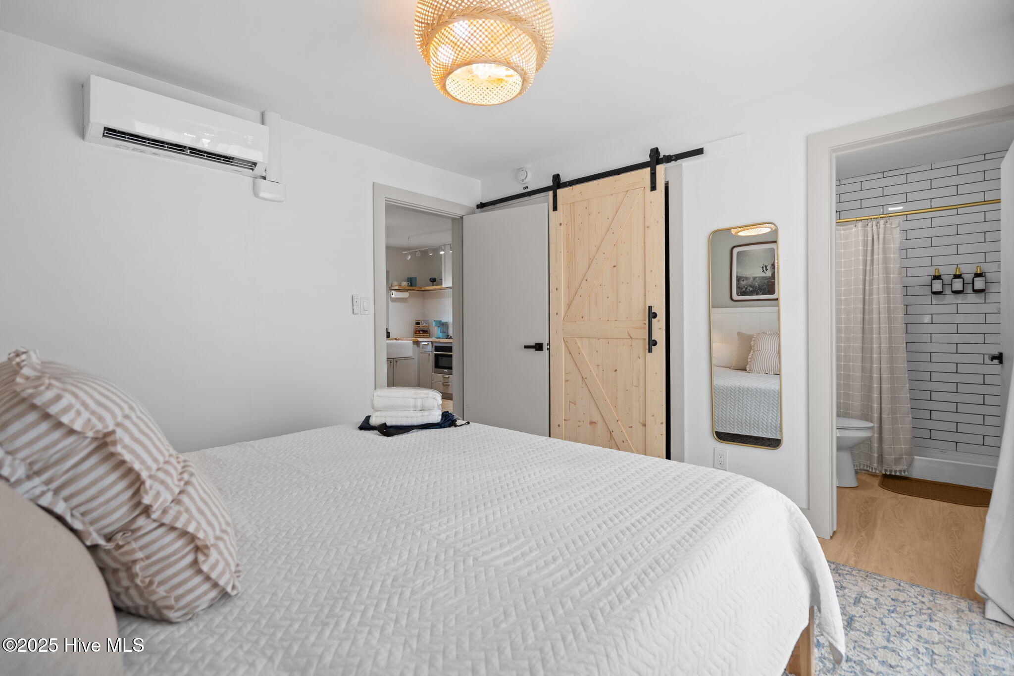 100534749 | Photo 30