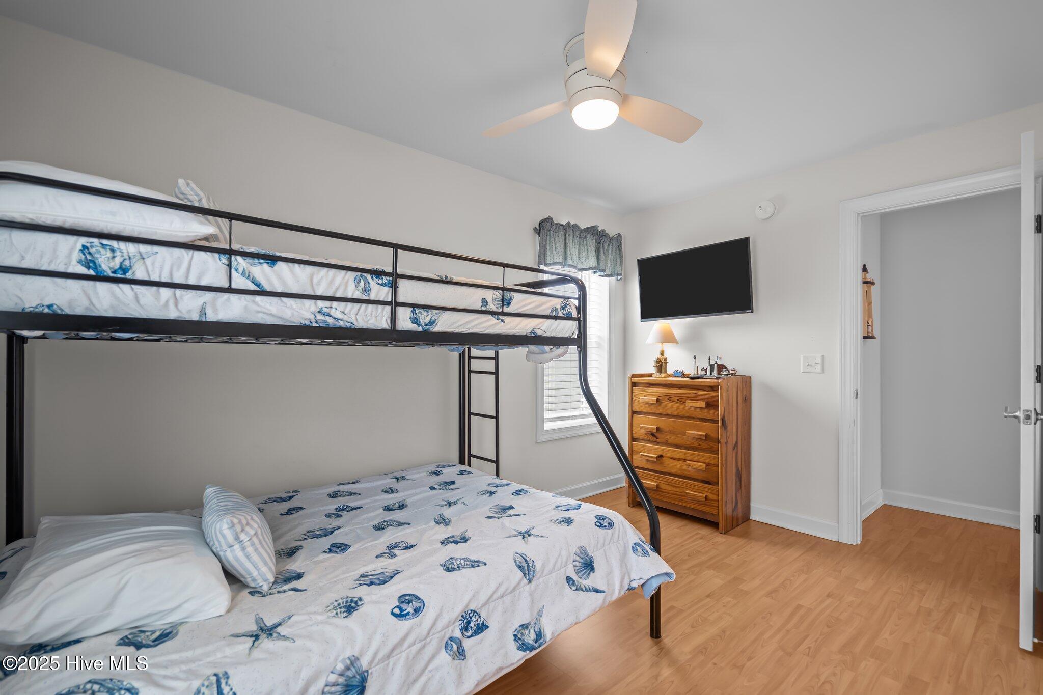 100517725 | Photo 30