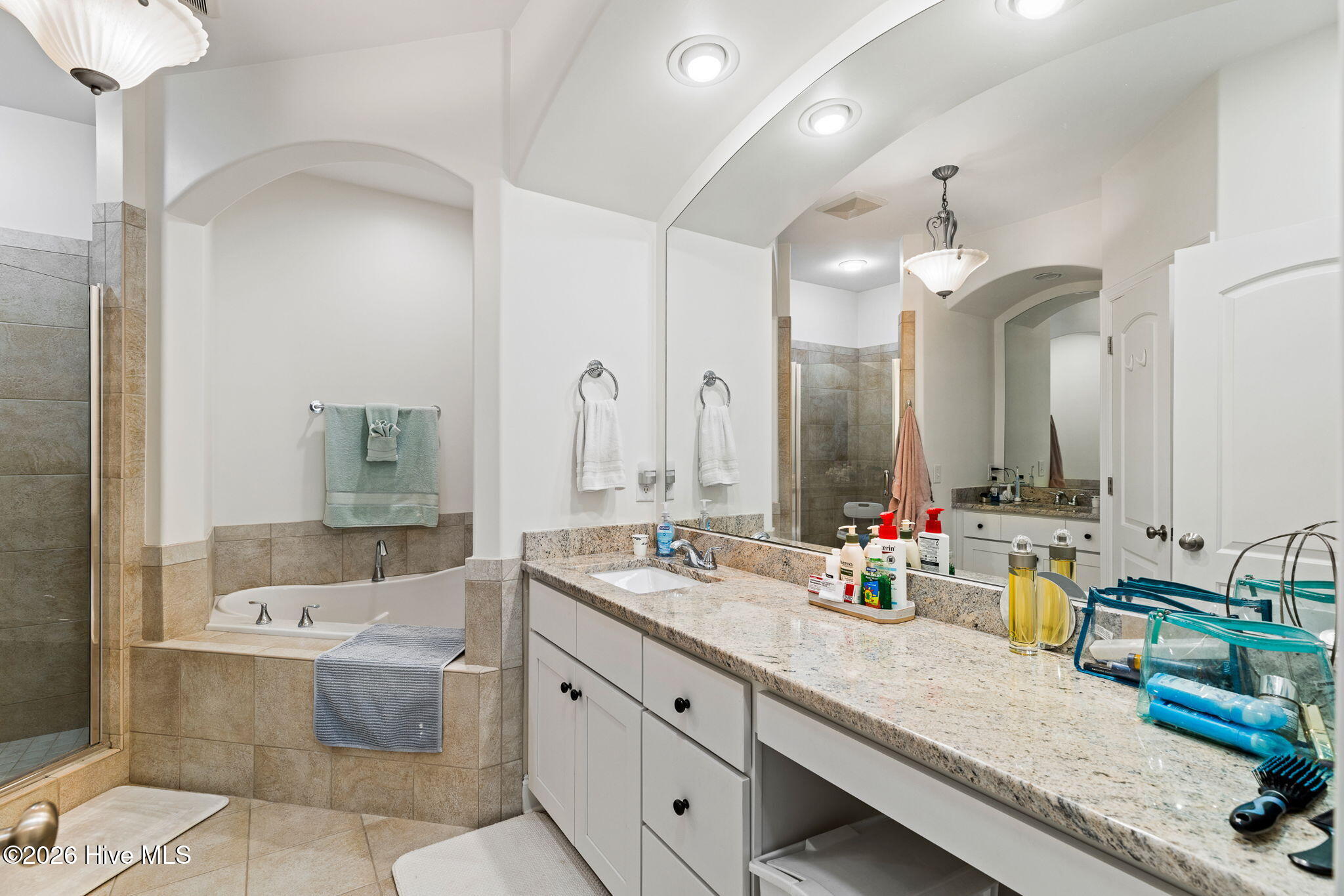 100551308 | Photo 22