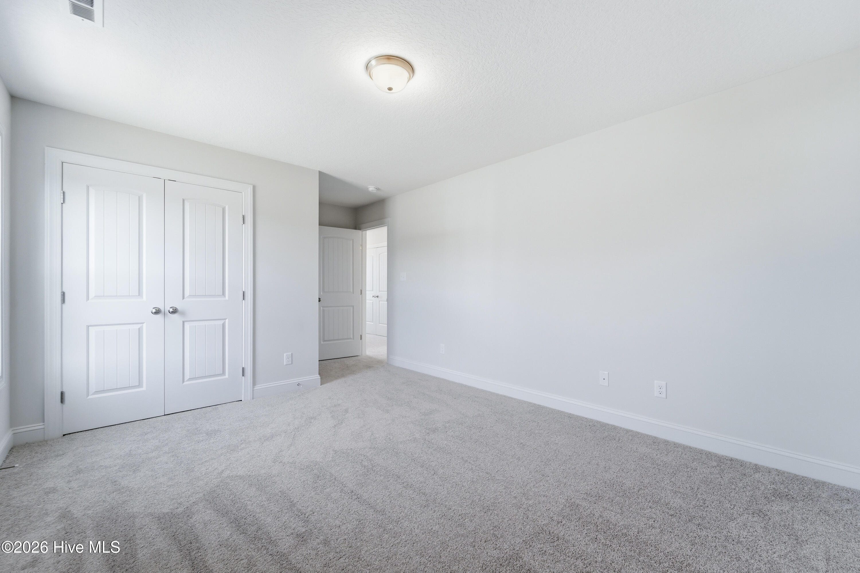 100519868 | Photo 25