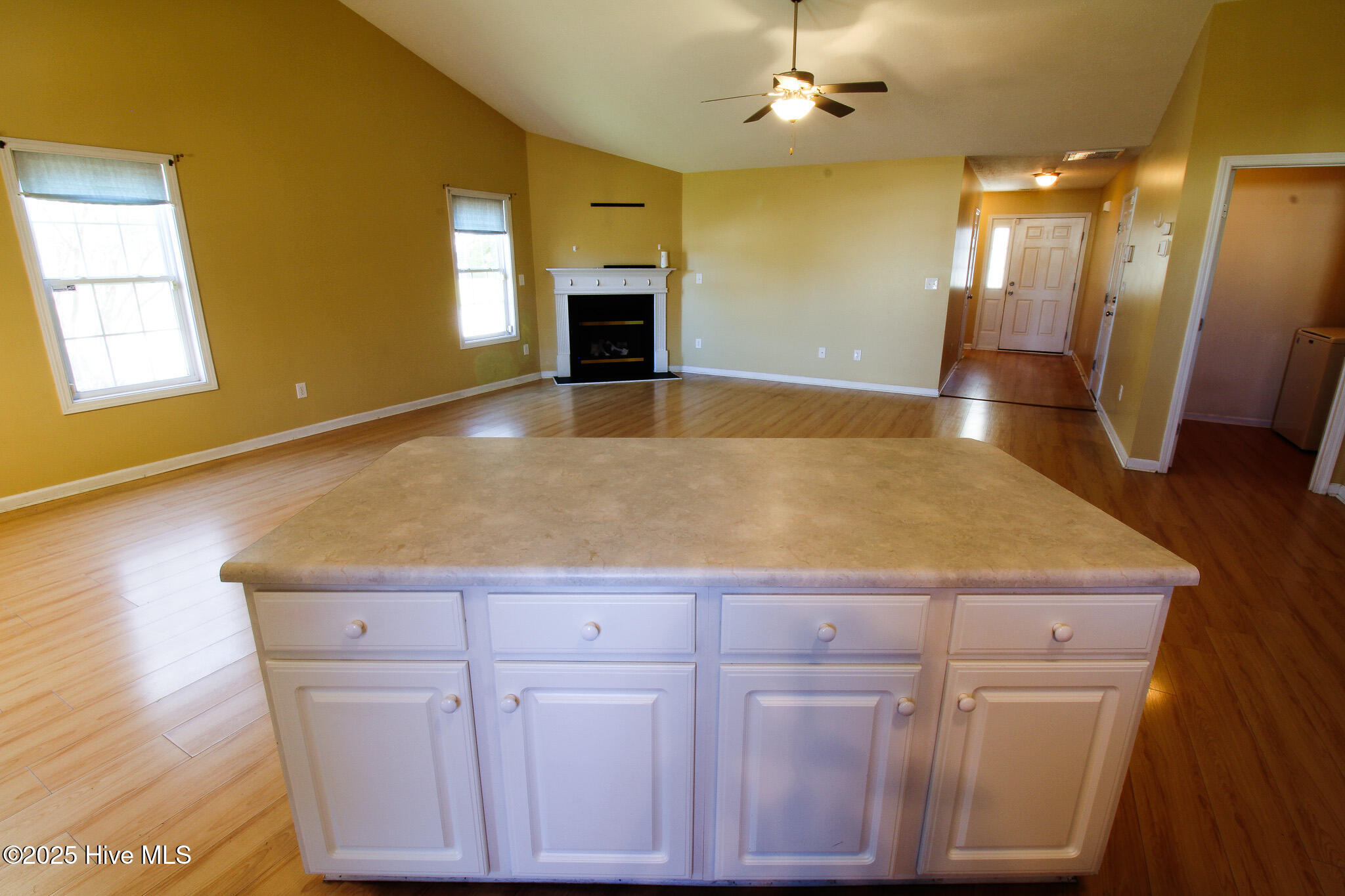 100537575 | Photo 17