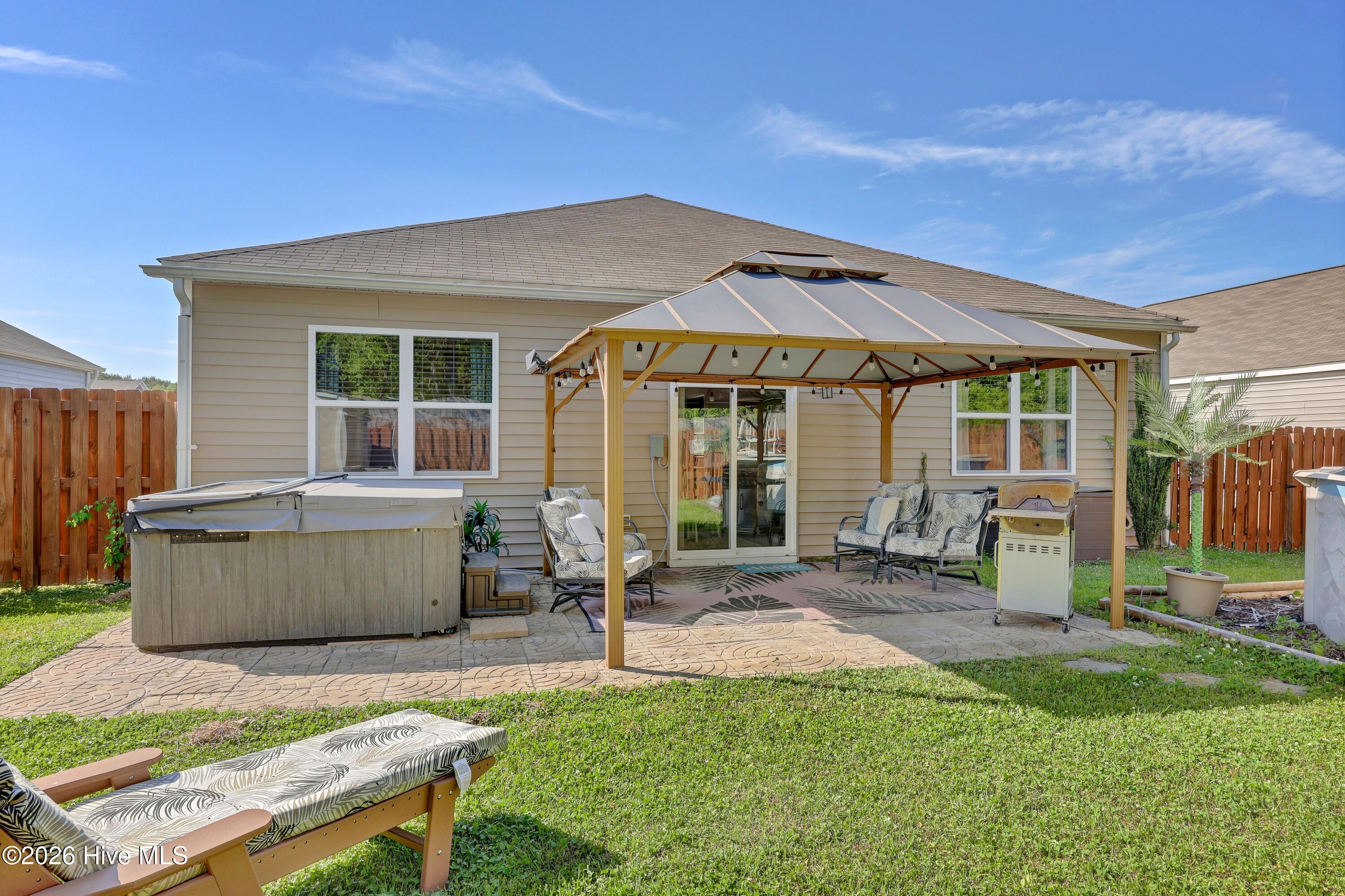 100567847 | Photo 27