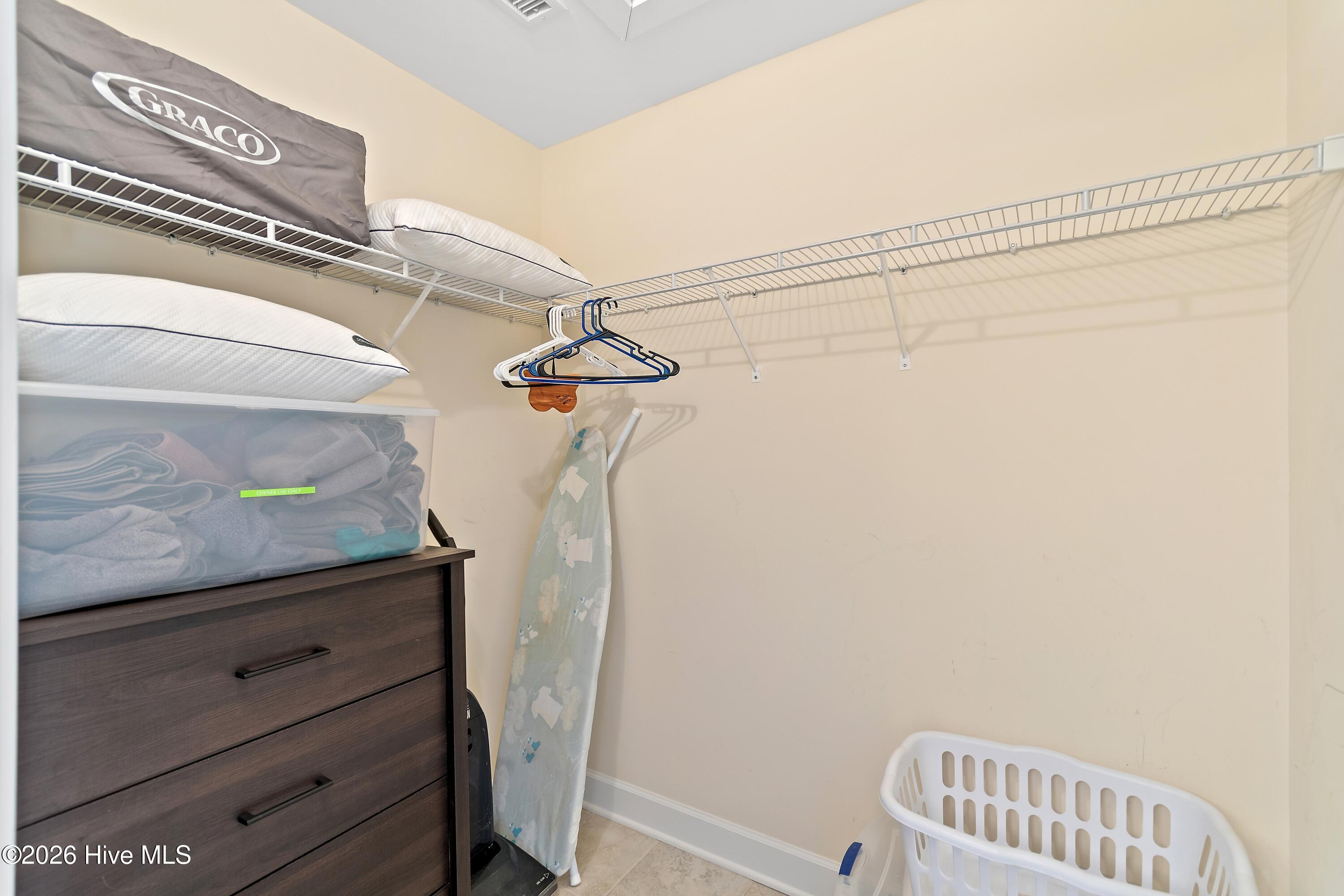 100557427 | Photo 60