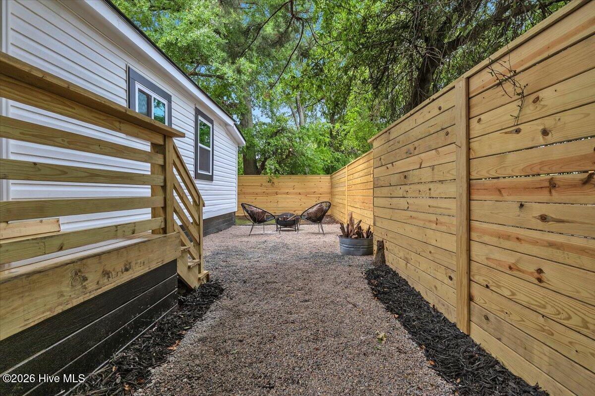 100570167 | Photo 26