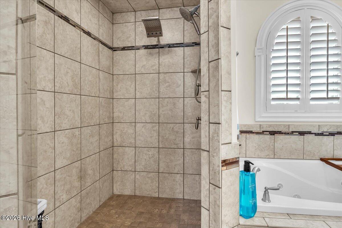 100553917 | Photo 48