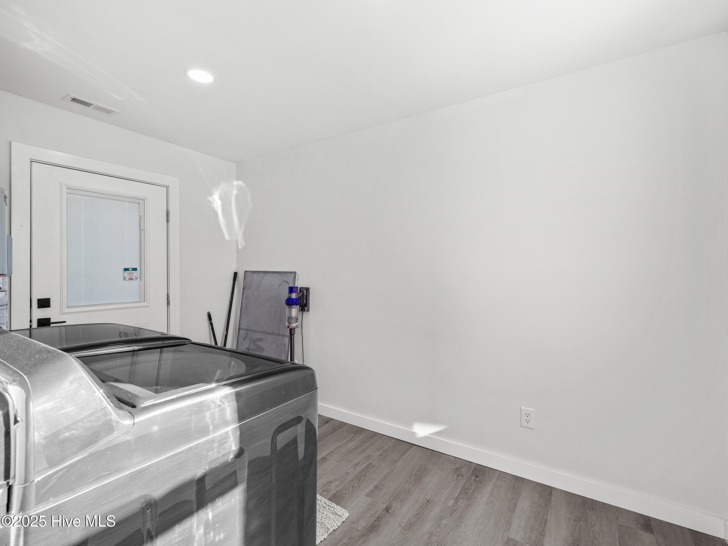 100545039 | Photo 24