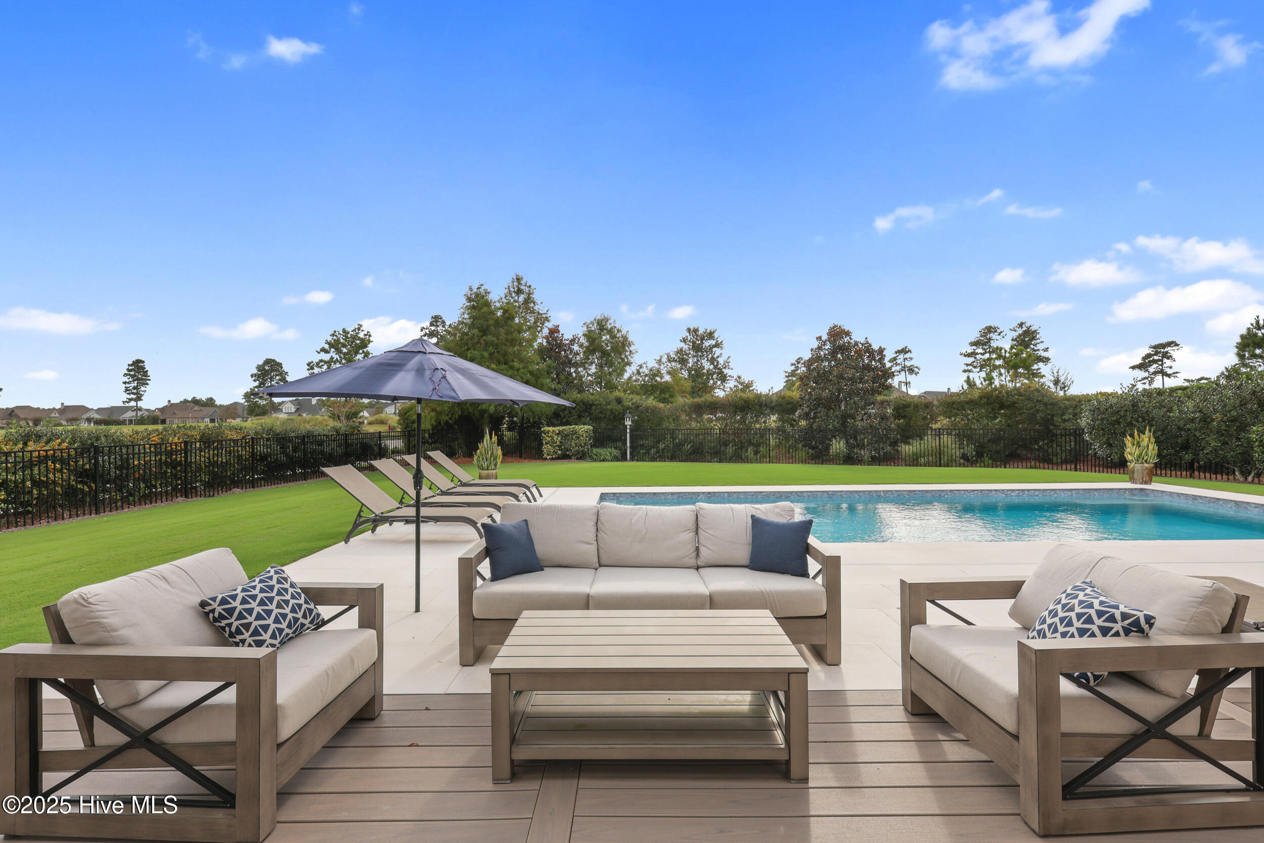 100536655 | Photo 55