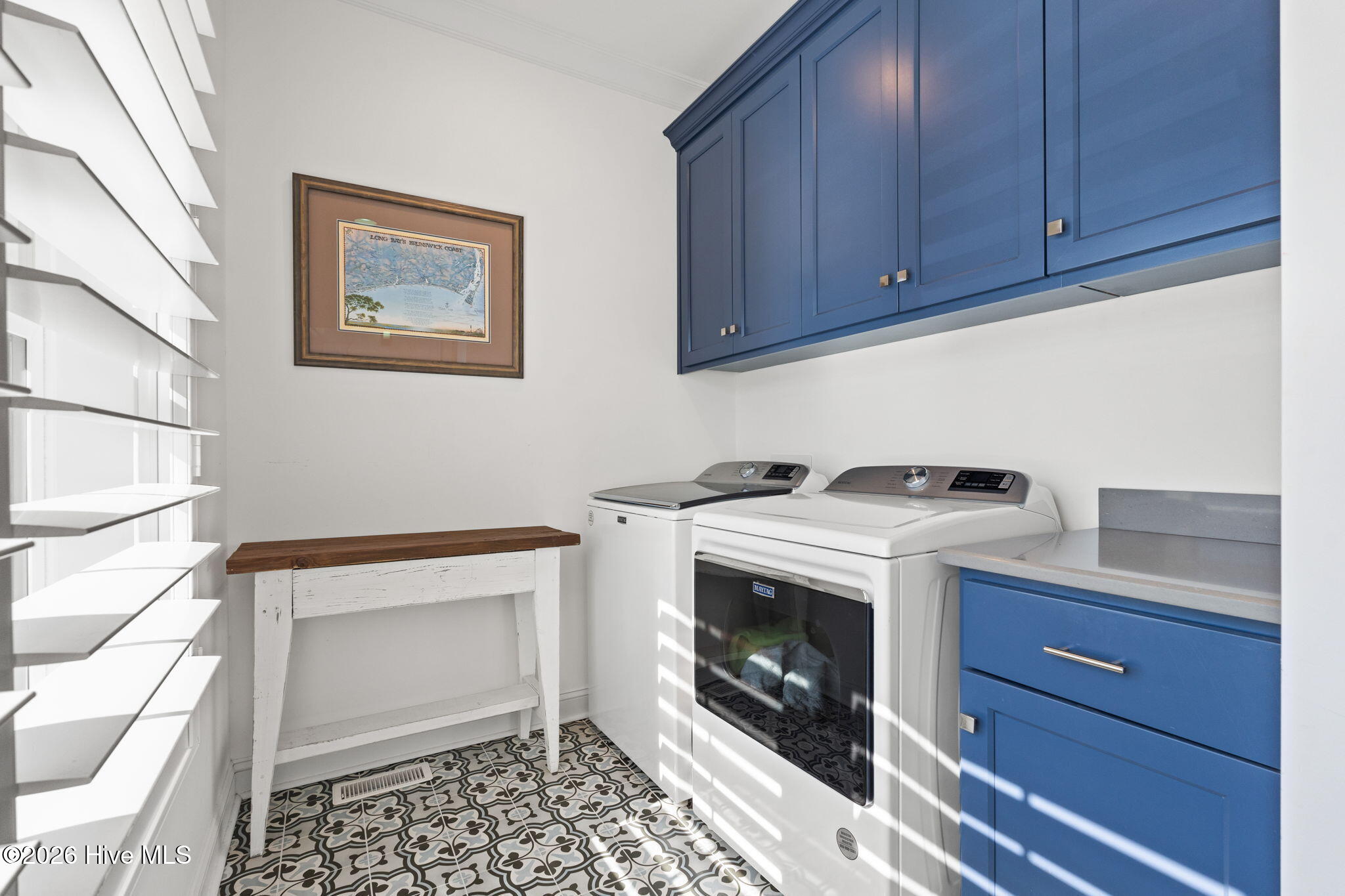 100562376 | Photo 40