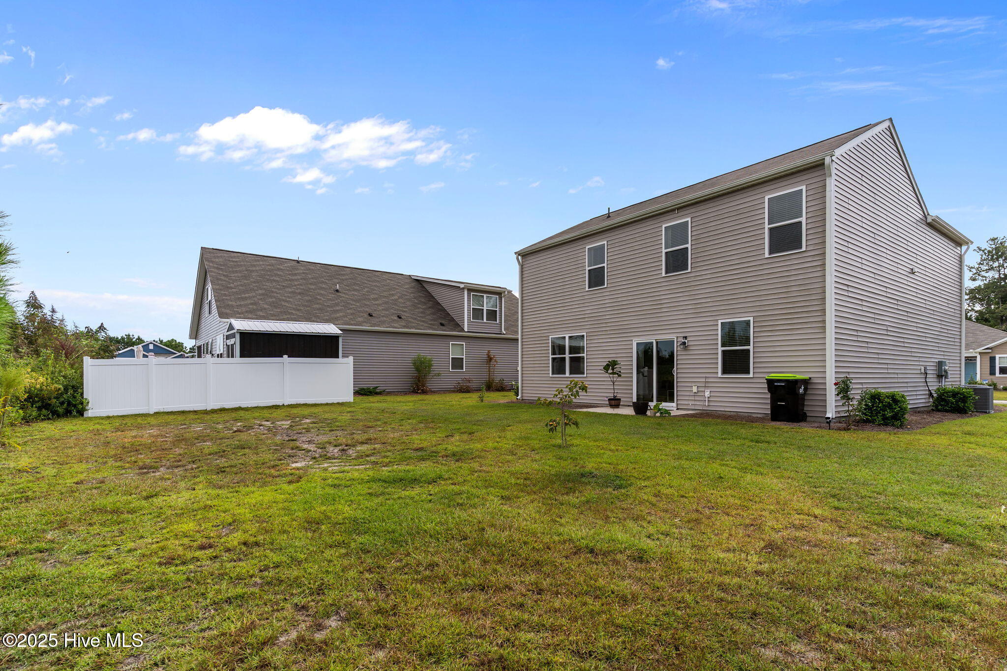 100526308 | Photo 31