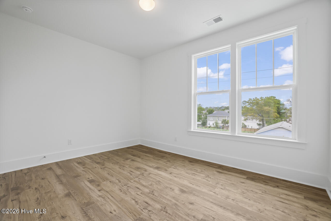 100544429 | Photo 30