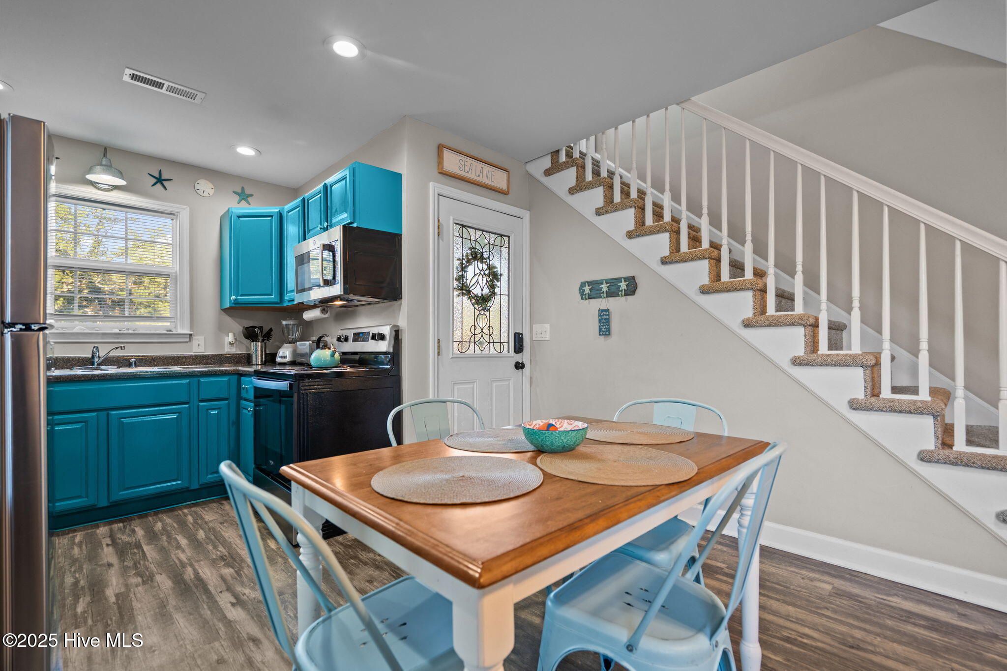 100537146 | Photo 11