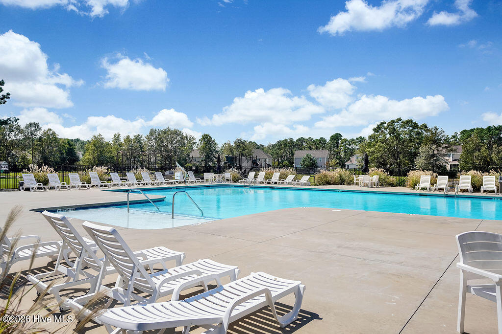 100561587 | Photo 50