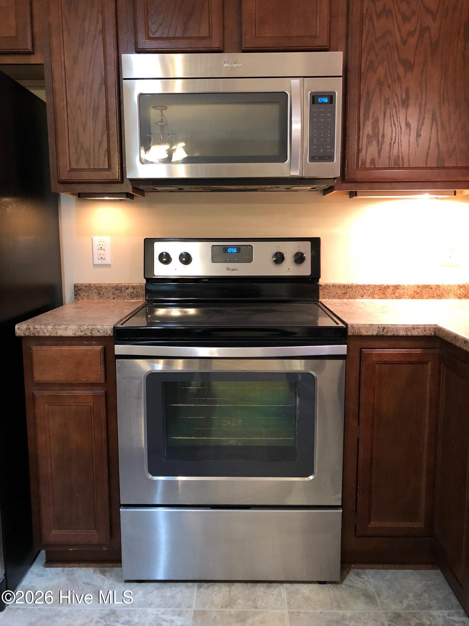 100562553 | Photo 17