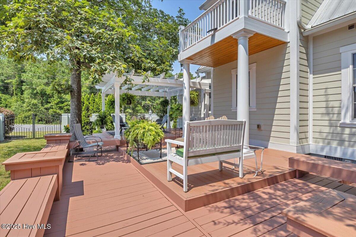 100556221 | Photo 47