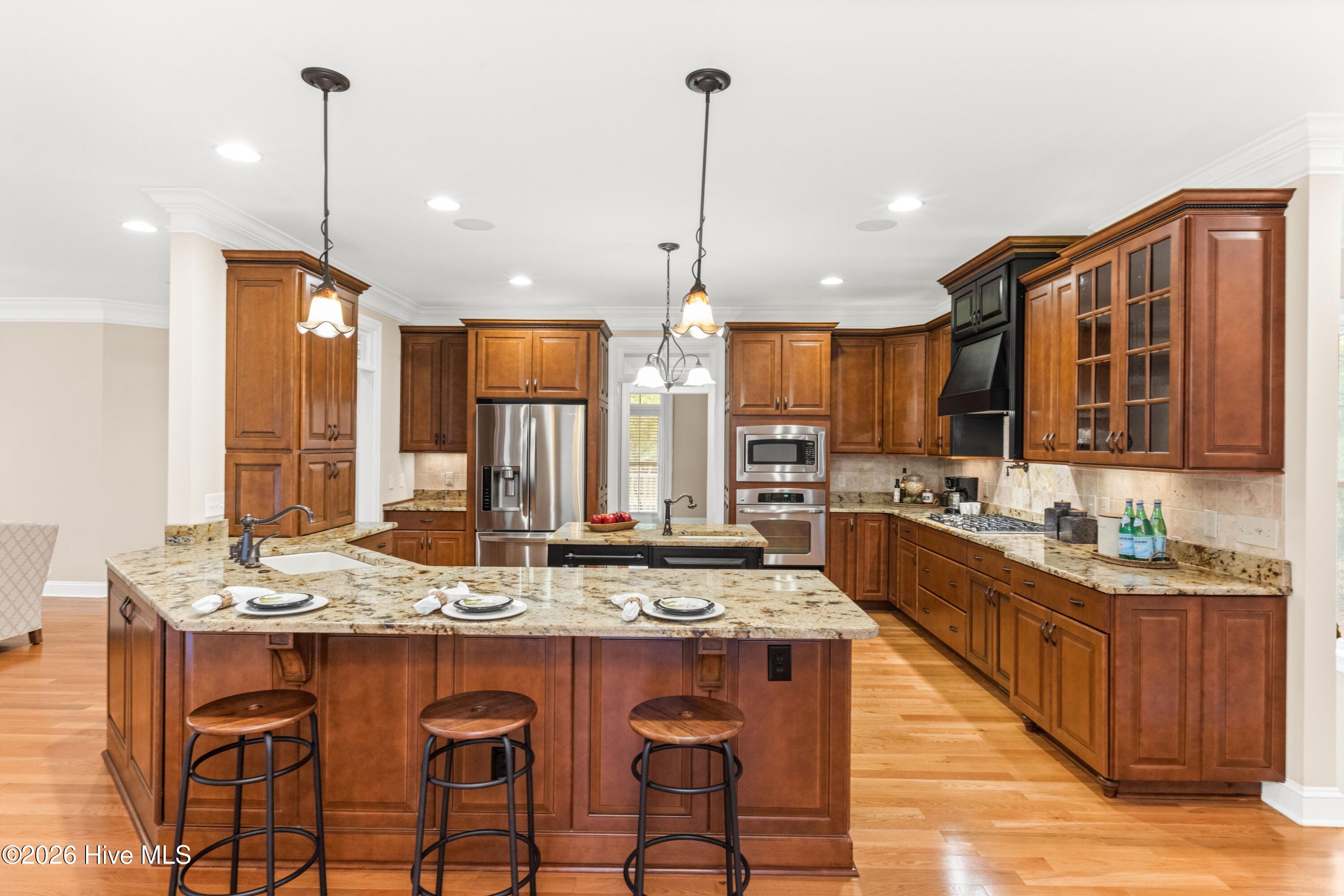 100560596 | Photo 12