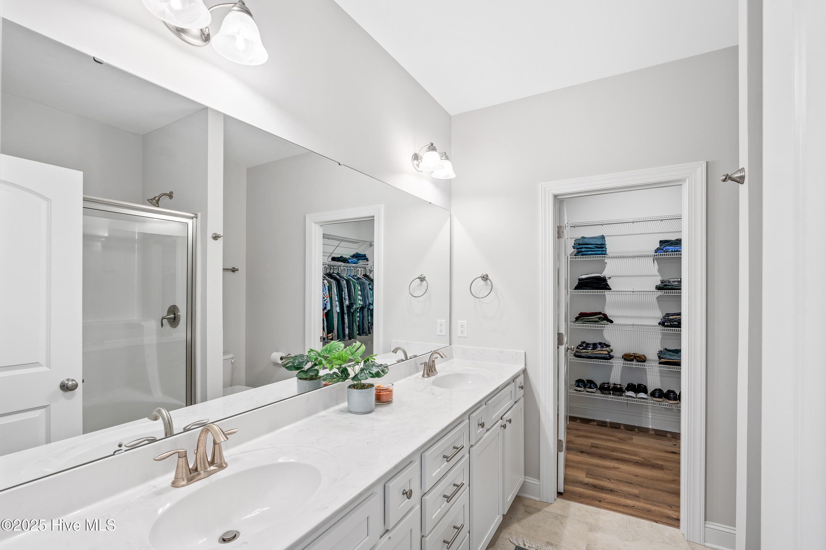 100534961 | Photo 22