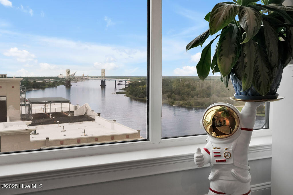 100525611 | Photo 39