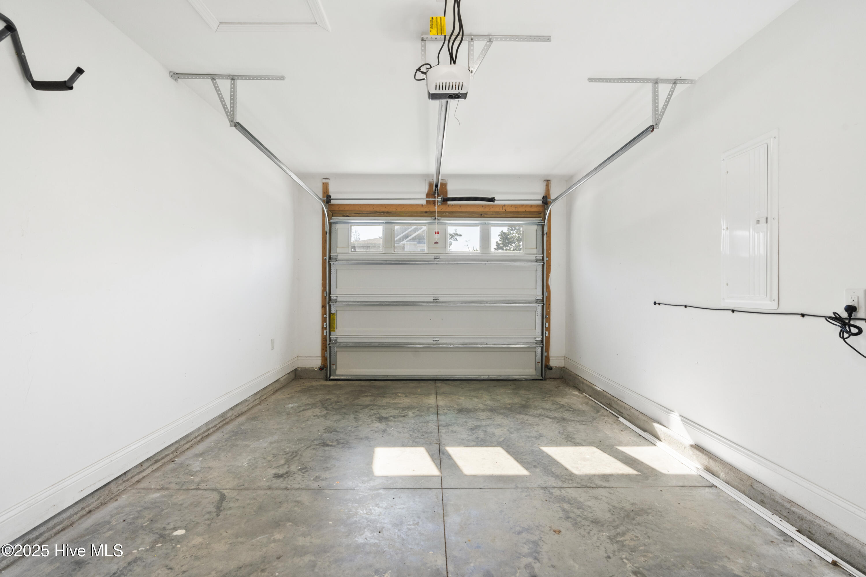 100523532 | Photo 48