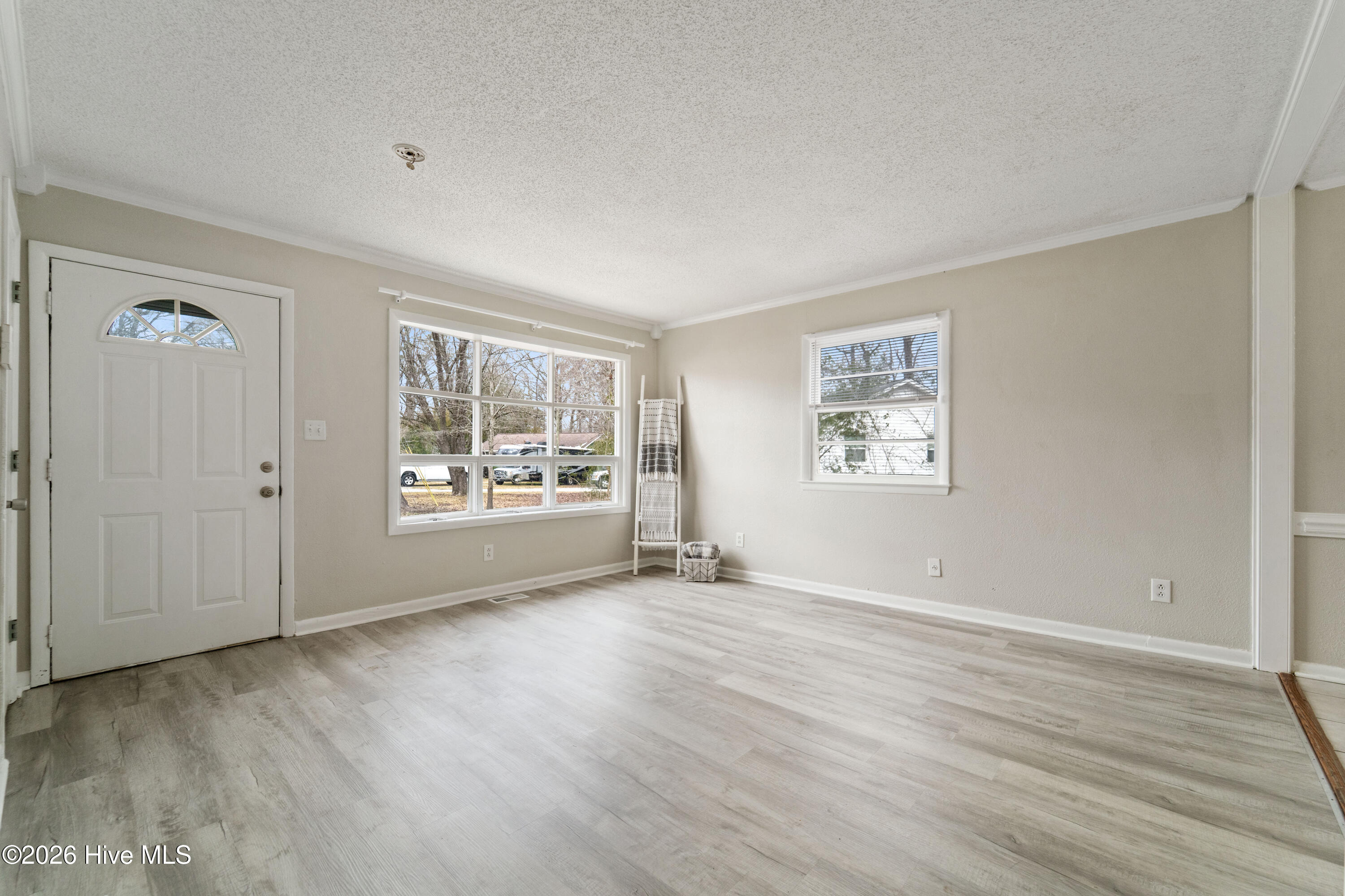 100551090 | Photo 12