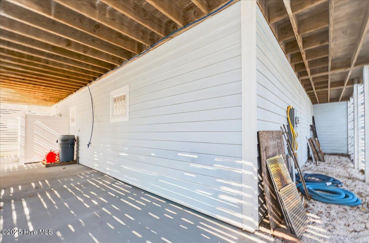 100540409 | Photo 62